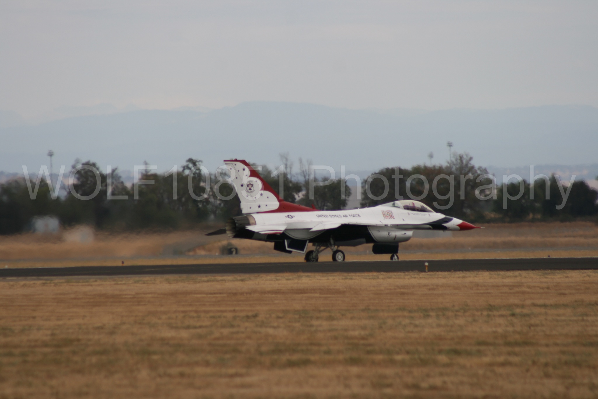 Aviation photography by WOLF10851 featuring F-16 Fighting Falcon, Thunderbirds, Red White and Blue, California Capital Airshow 2009.