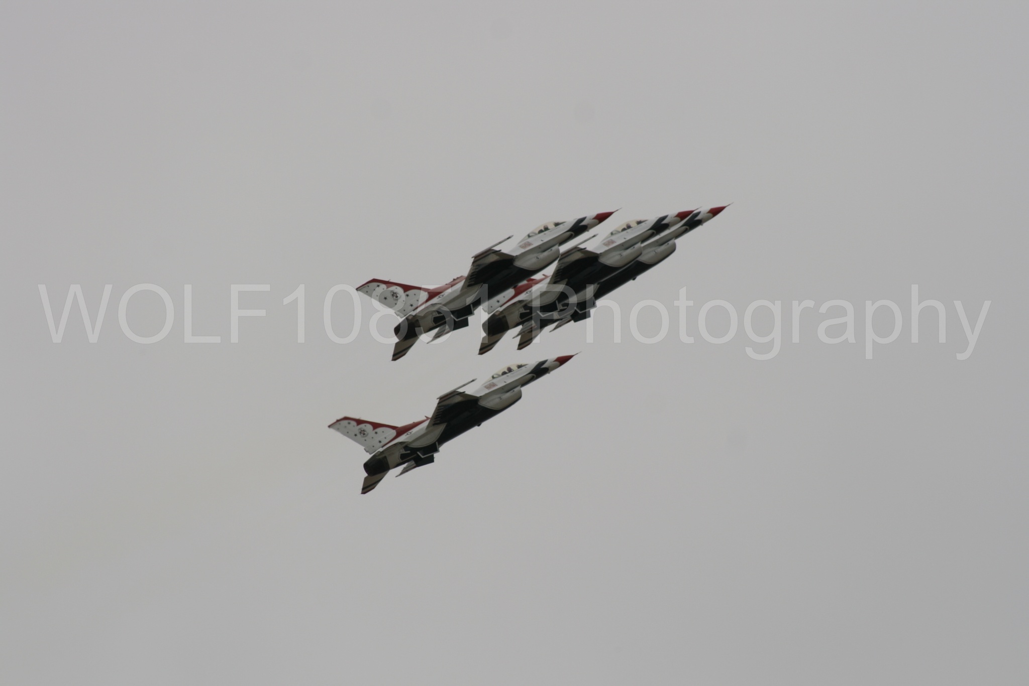 Aviation photography by WOLF10851 featuring F-16 Fighting Falcon, Thunderbirds, Red White and Blue, California Capital Airshow 2009.