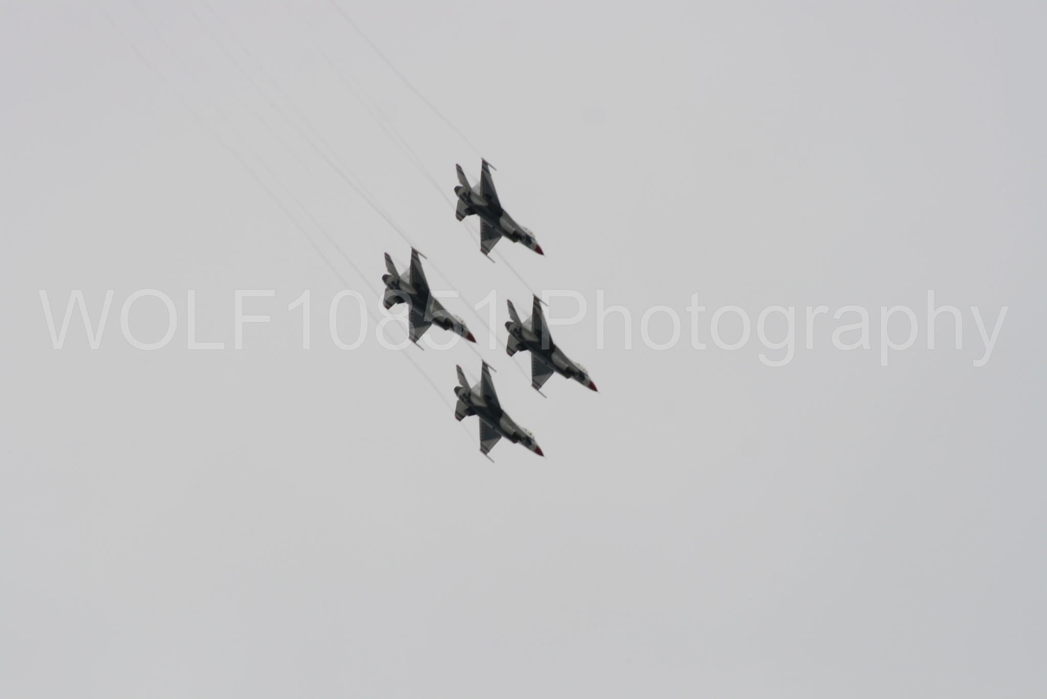 Aviation photography by WOLF10851 featuring F-16 Fighting Falcon, Thunderbirds, Red White and Blue, California Capital Airshow 2009.