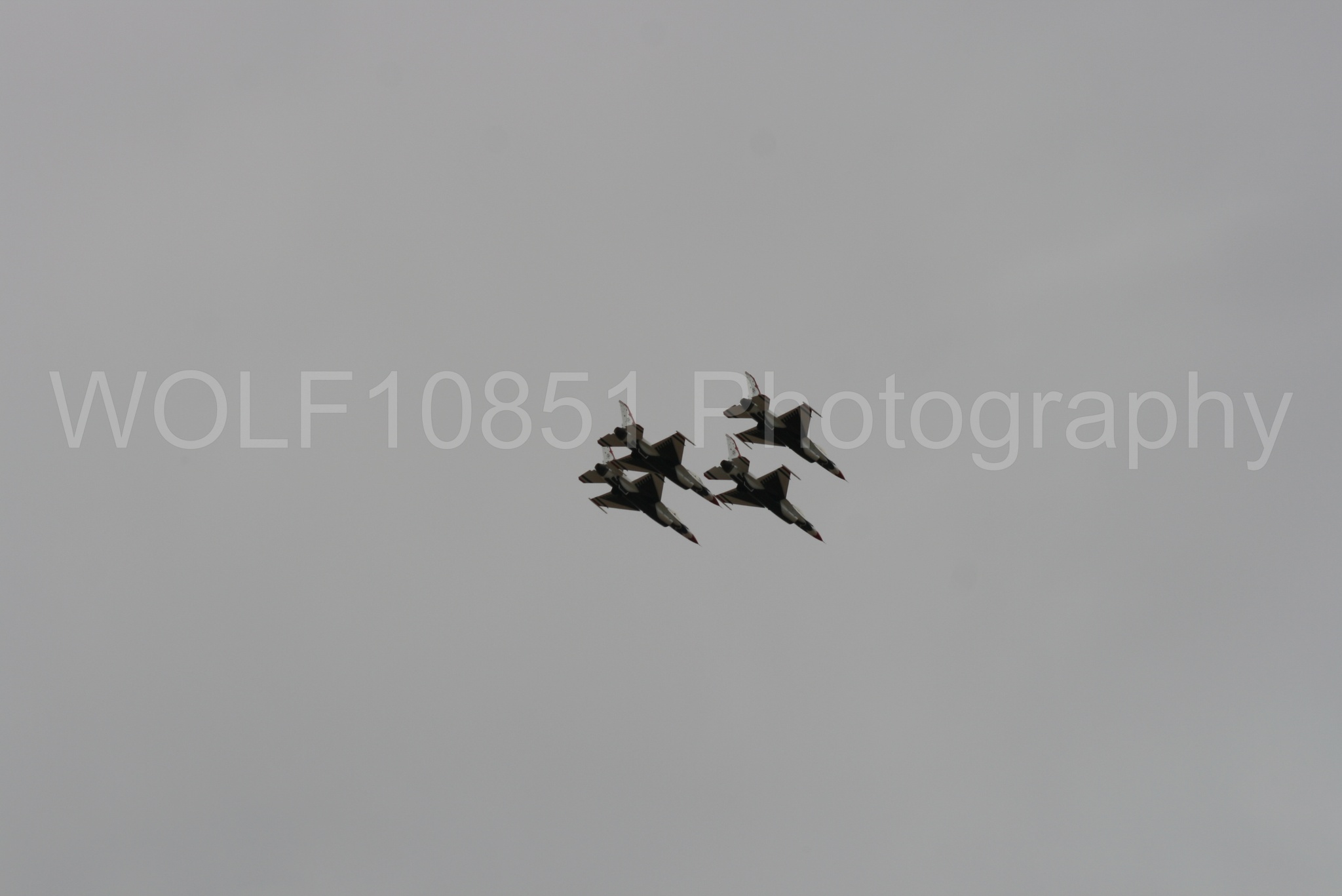 Aviation photography by WOLF10851 featuring F-16 Fighting Falcon, Thunderbirds, Red White and Blue, California Capital Airshow 2009.