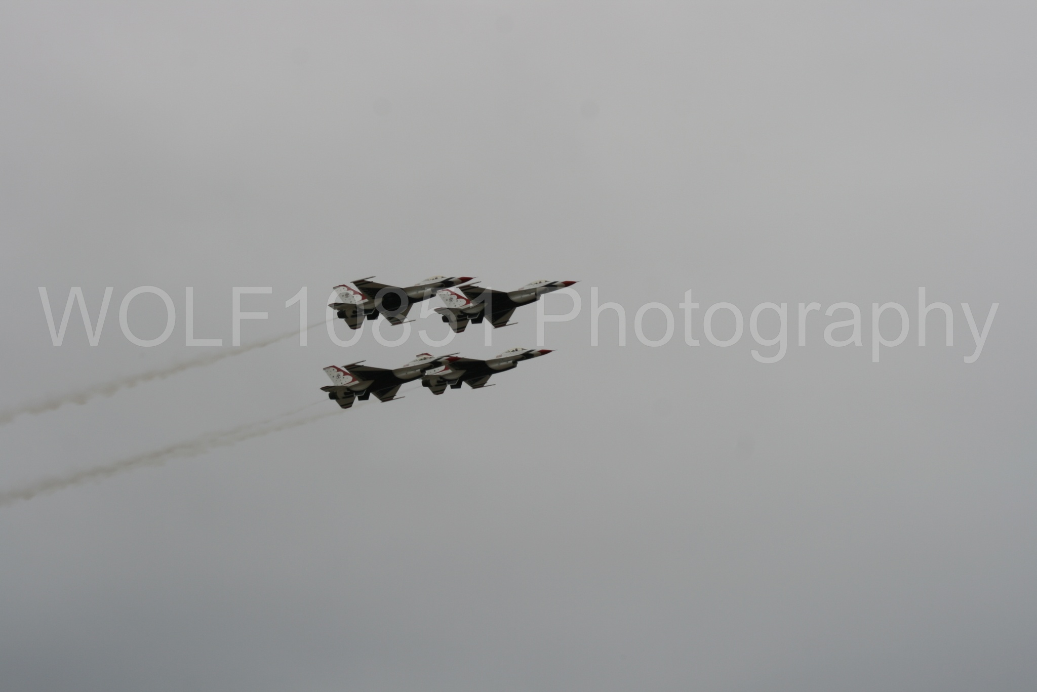 Aviation photography by WOLF10851 featuring F-16 Fighting Falcon, Thunderbirds, Red White and Blue, California Capital Airshow 2009.