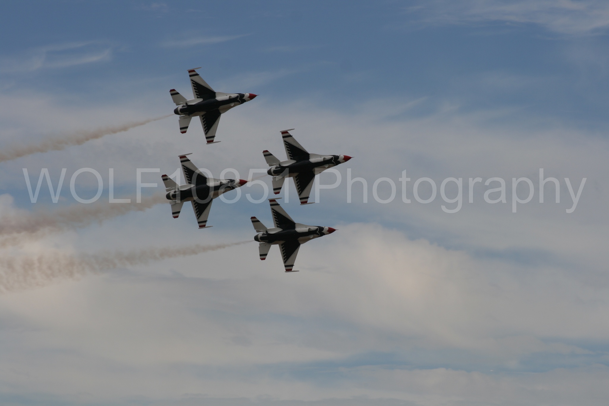 Aviation photography by WOLF10851 featuring F-16 Fighting Falcon, Thunderbirds, Red White and Blue, California Capital Airshow 2009.