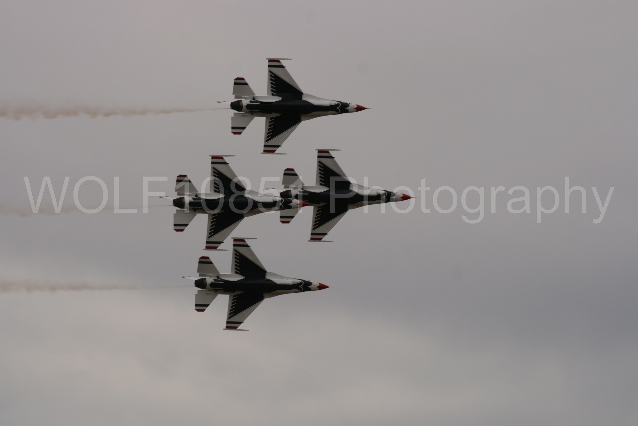 Aviation photography by WOLF10851 featuring F-16 Fighting Falcon, Thunderbirds, Red White and Blue, California Capital Airshow 2009.
