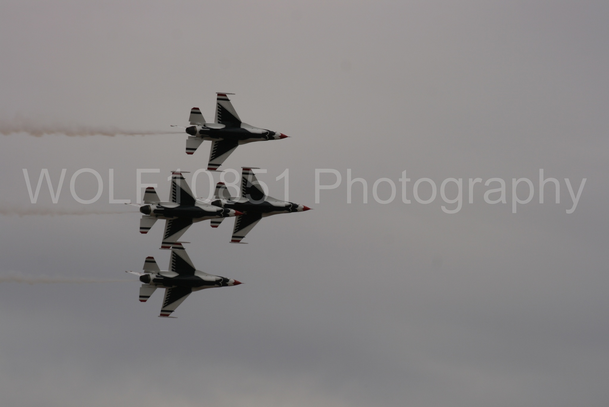 Aviation photography by WOLF10851 featuring F-16 Fighting Falcon, Thunderbirds, Red White and Blue, California Capital Airshow 2009.
