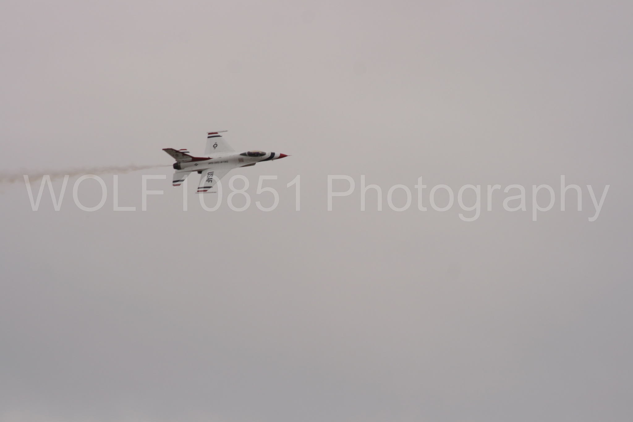 Aviation photography by WOLF10851 featuring F-16 Fighting Falcon, Thunderbirds, Red White and Blue, California Capital Airshow 2009.