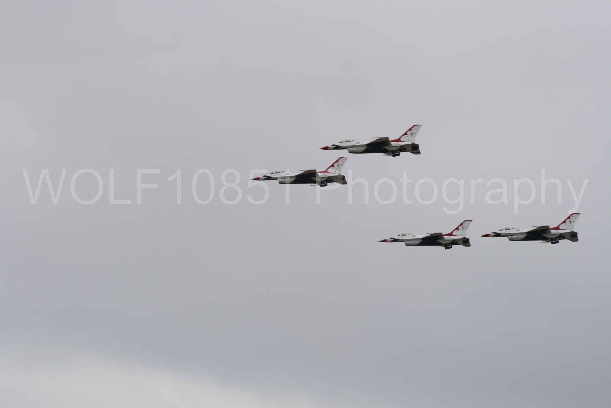 Aviation photography by WOLF10851 featuring F-16 Fighting Falcon, Thunderbirds, Red White and Blue, California Capital Airshow 2009.