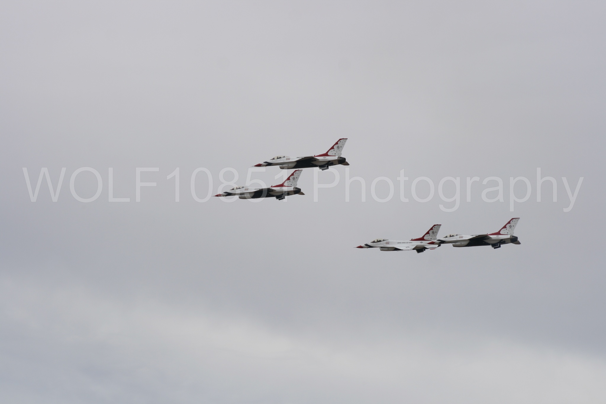 Aviation photography by WOLF10851 featuring F-16 Fighting Falcon, Thunderbirds, Red White and Blue, California Capital Airshow 2009.