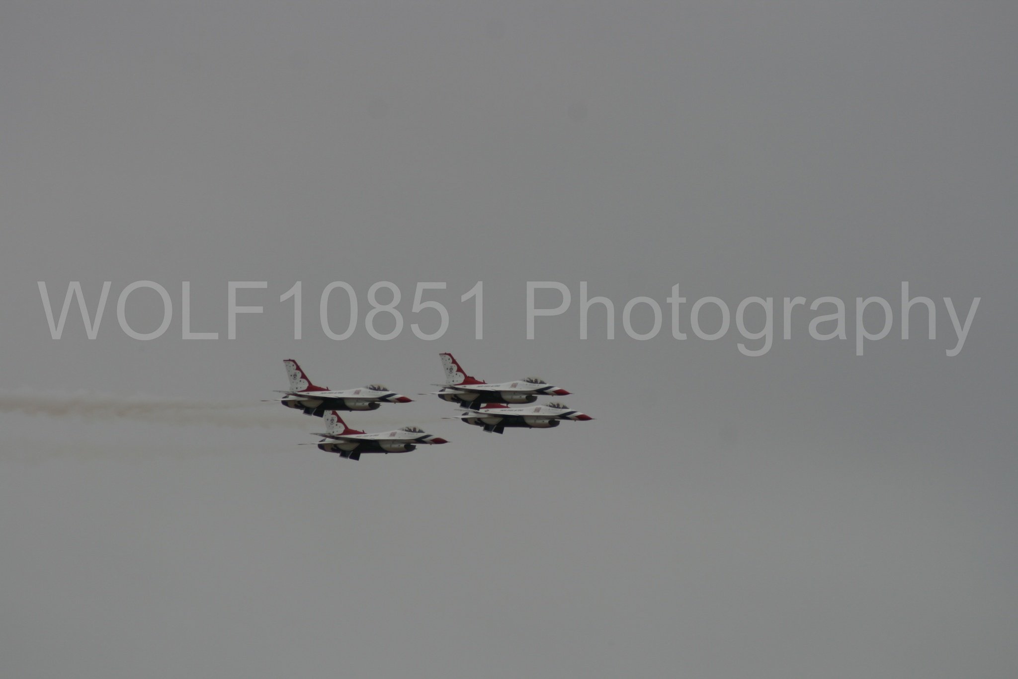 Aviation photography by WOLF10851 featuring F-16 Fighting Falcon, Thunderbirds, Red White and Blue, California Capital Airshow 2009.