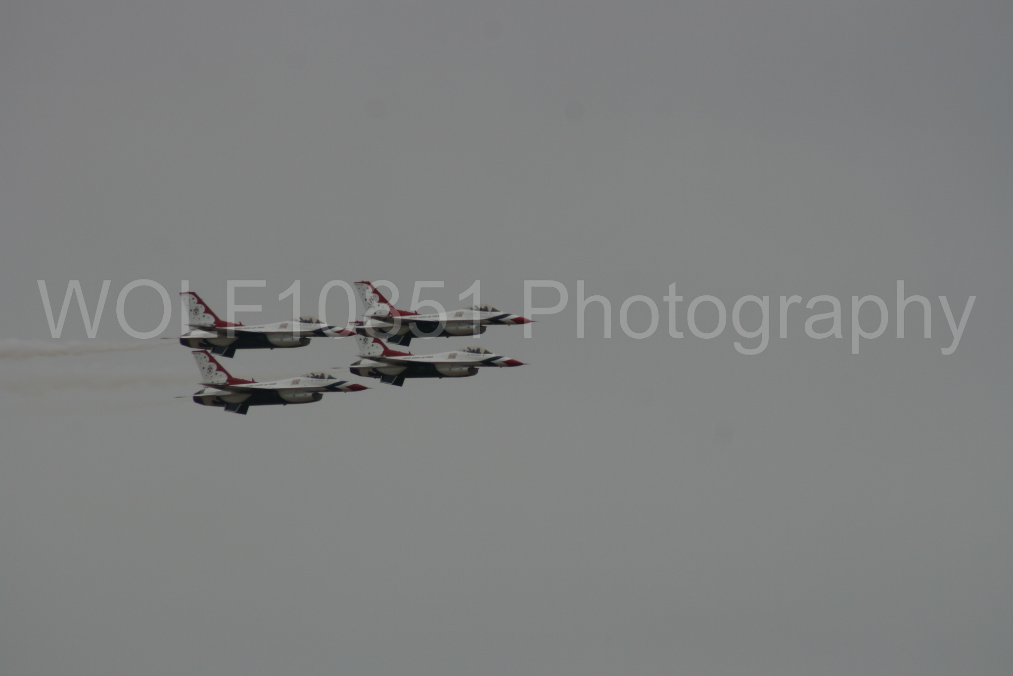 Aviation photography by WOLF10851 featuring F-16 Fighting Falcon, Thunderbirds, Red White and Blue, California Capital Airshow 2009.