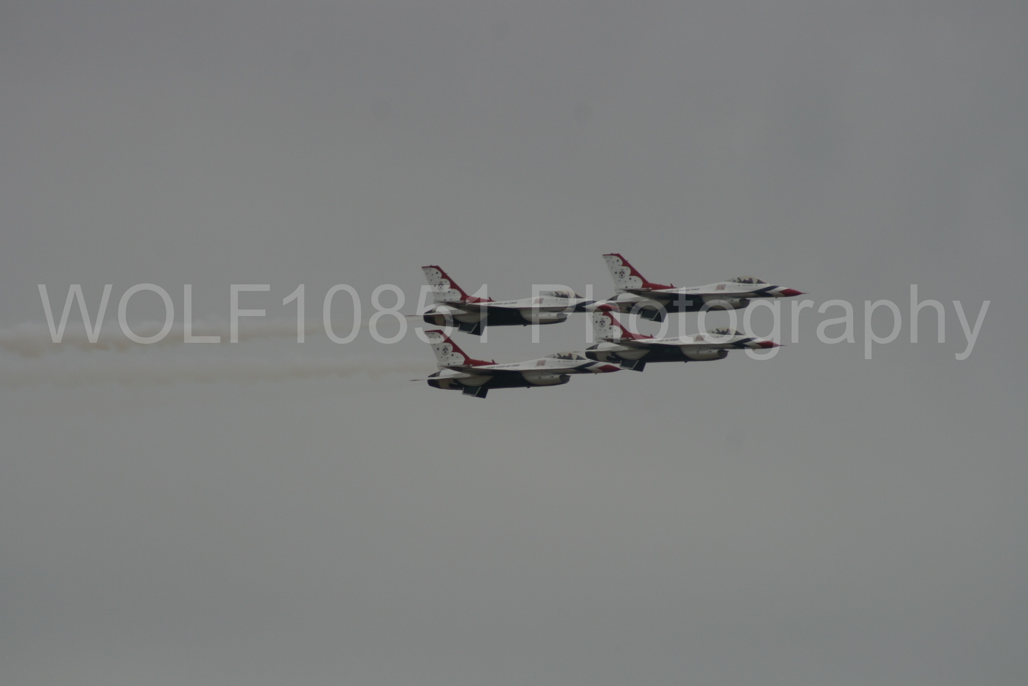 Aviation photography by WOLF10851 featuring F-16 Fighting Falcon, Thunderbirds, Red White and Blue, California Capital Airshow 2009.