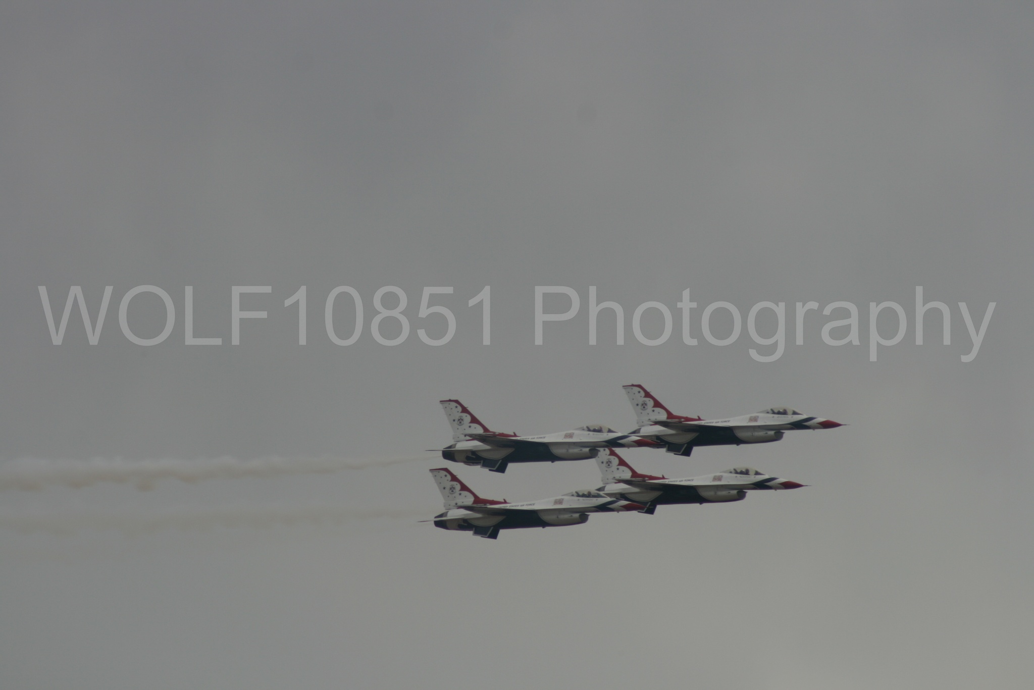 Aviation photography by WOLF10851 featuring F-16 Fighting Falcon, Thunderbirds, Red White and Blue, California Capital Airshow 2009.