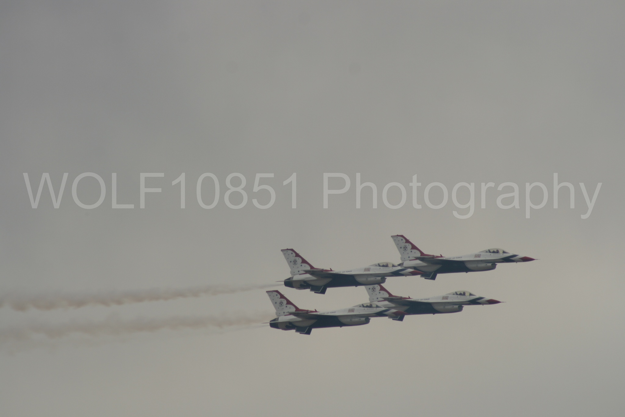 Aviation photography by WOLF10851 featuring F-16 Fighting Falcon, Thunderbirds, Red White and Blue, California Capital Airshow 2009.