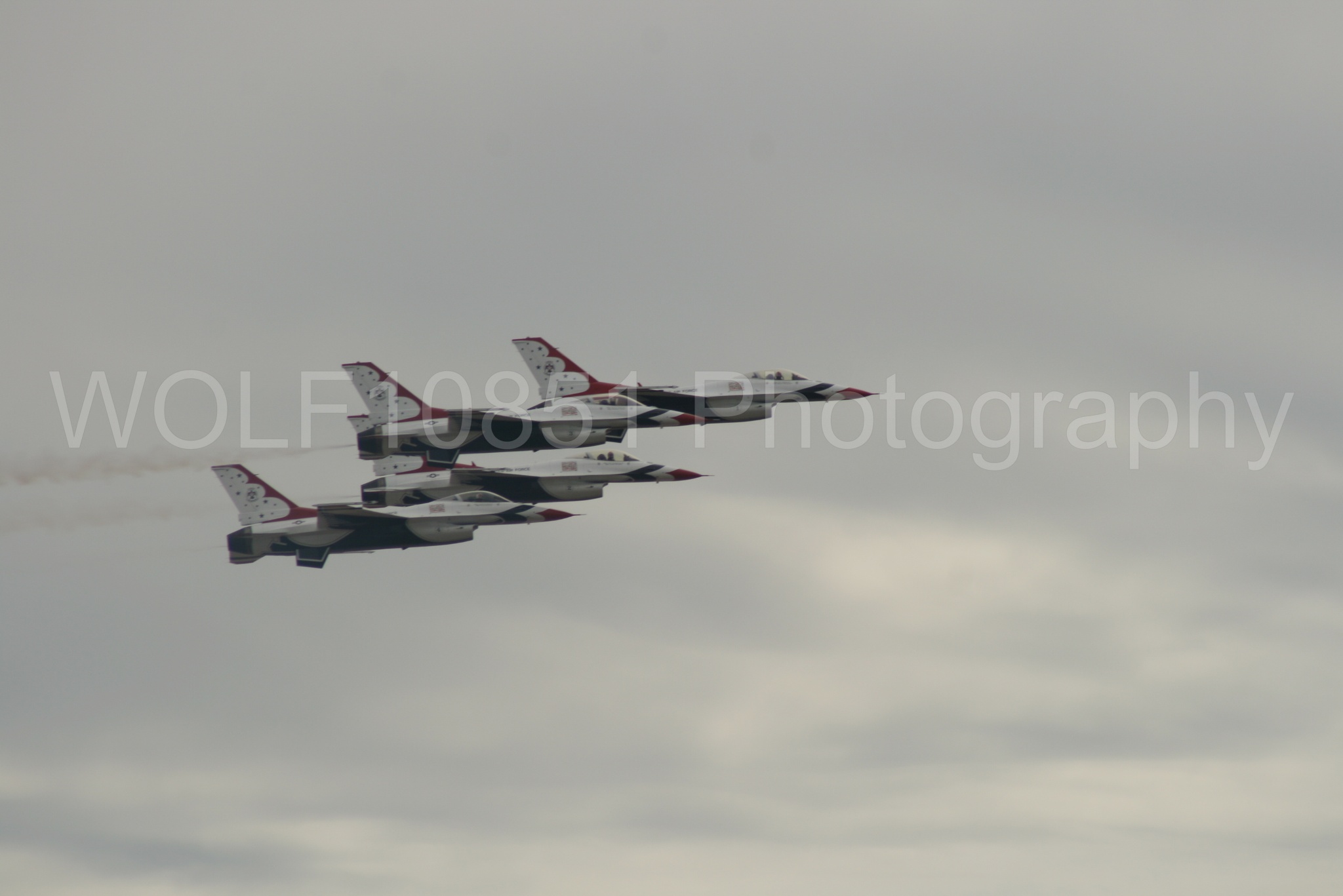 Aviation photography by WOLF10851 featuring F-16 Fighting Falcon, Thunderbirds, Red White and Blue, California Capital Airshow 2009.