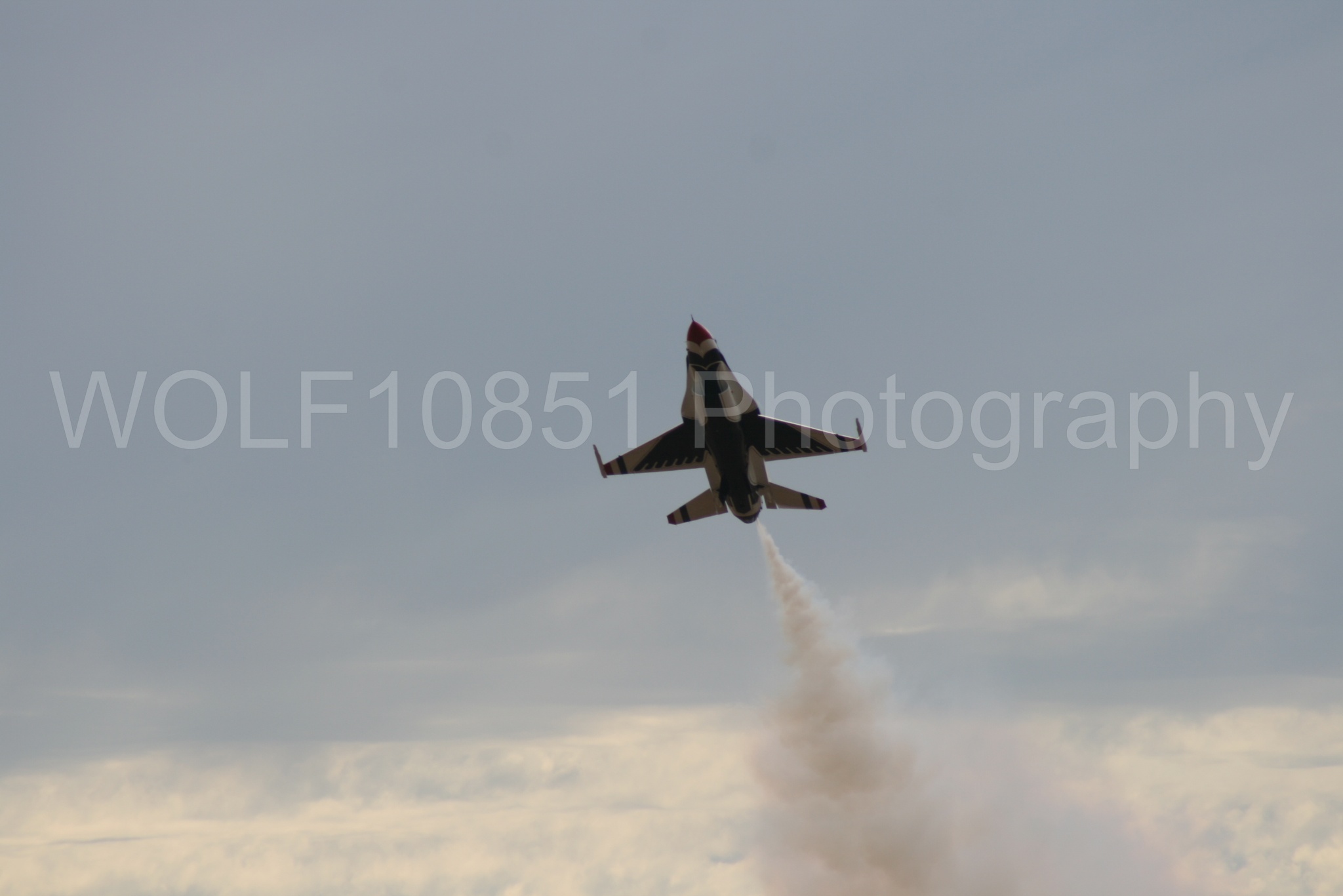 Aviation photography by WOLF10851 featuring F-16 Fighting Falcon, Thunderbirds, Red White and Blue, California Capital Airshow 2009.