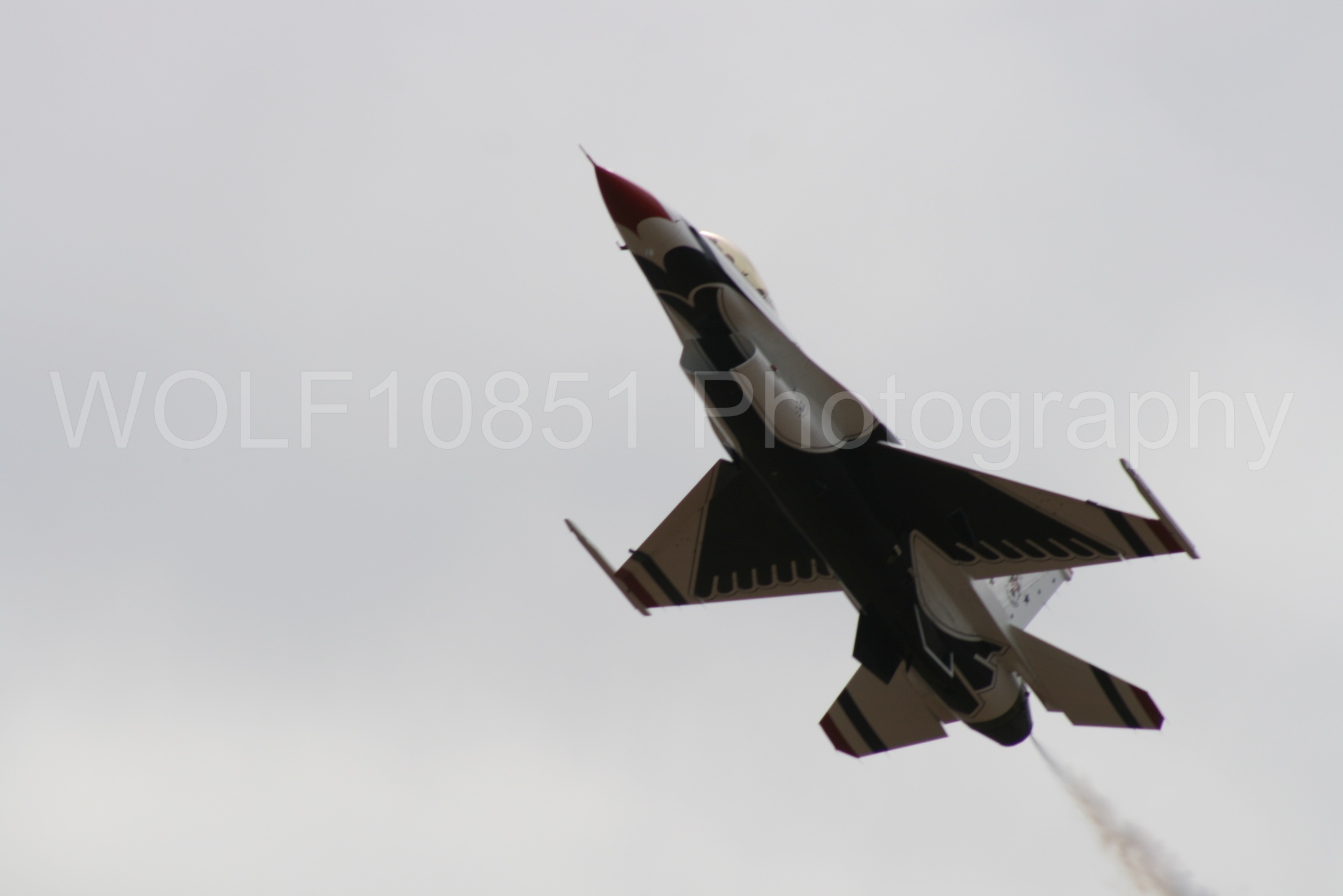 Aviation photography by WOLF10851 featuring F-16 Fighting Falcon, Thunderbirds, Red White and Blue, California Capital Airshow 2009.