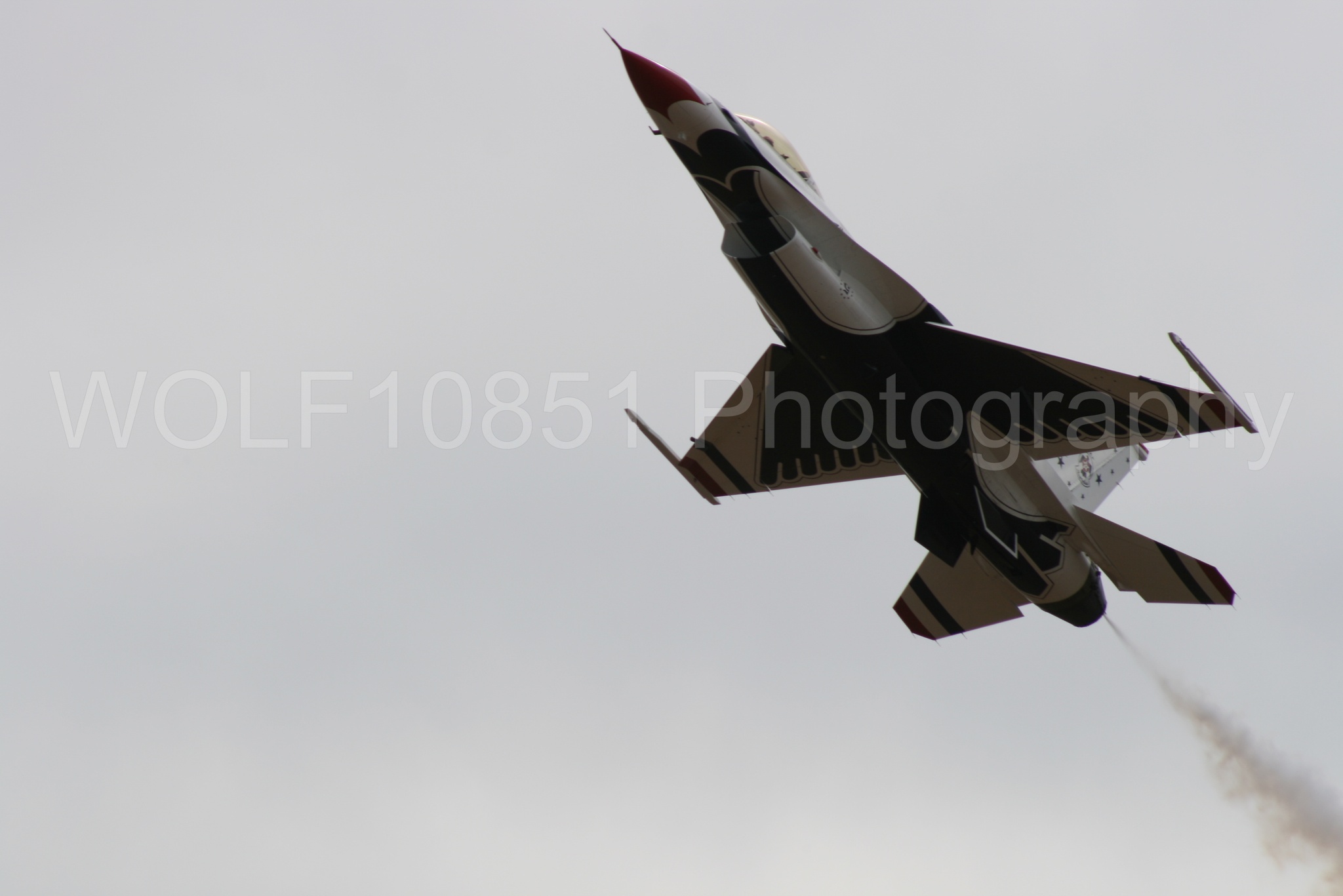 Aviation photography by WOLF10851 featuring F-16 Fighting Falcon, Thunderbirds, Red White and Blue, California Capital Airshow 2009.