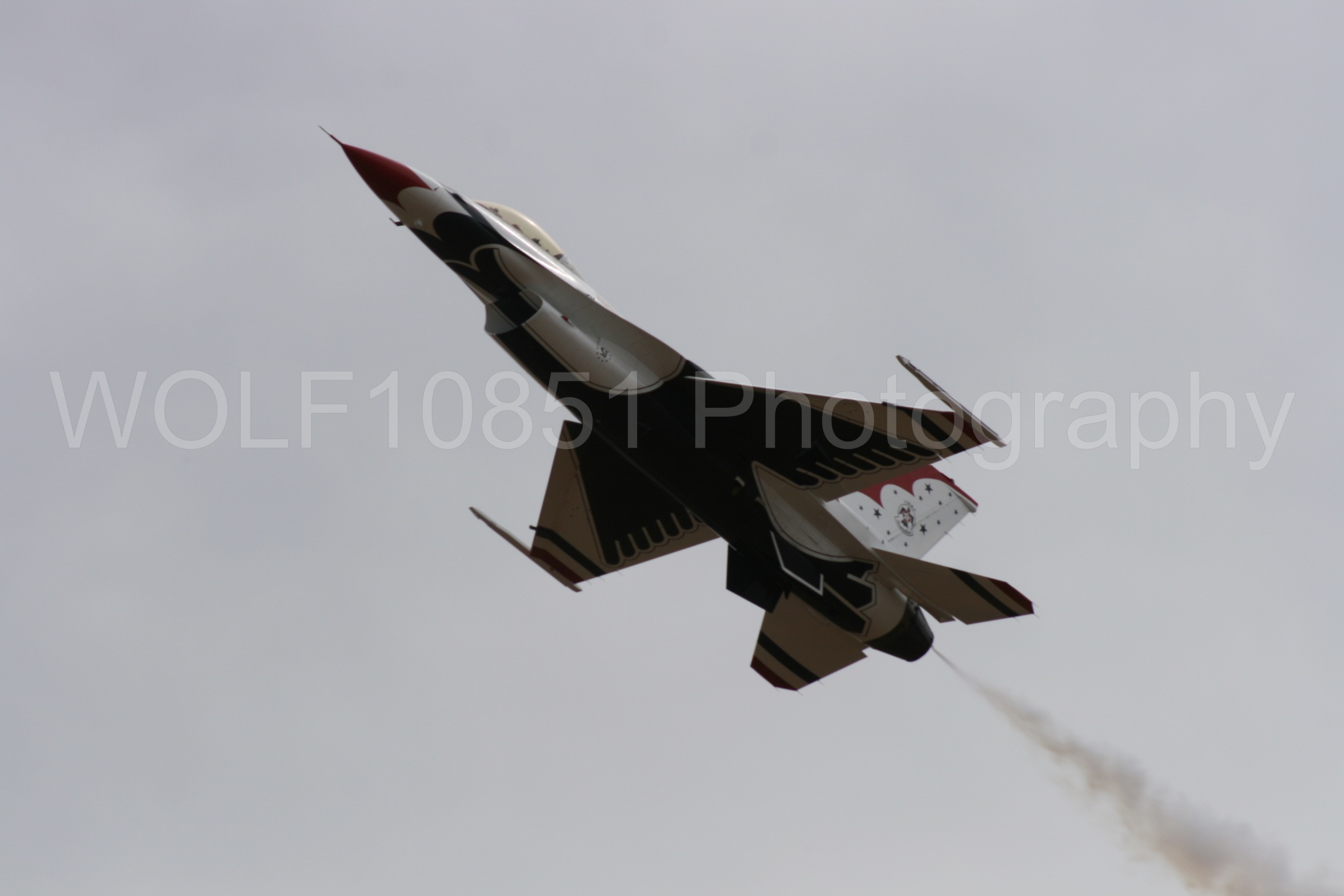 Aviation photography by WOLF10851 featuring F-16 Fighting Falcon, Thunderbirds, Red White and Blue, California Capital Airshow 2009.