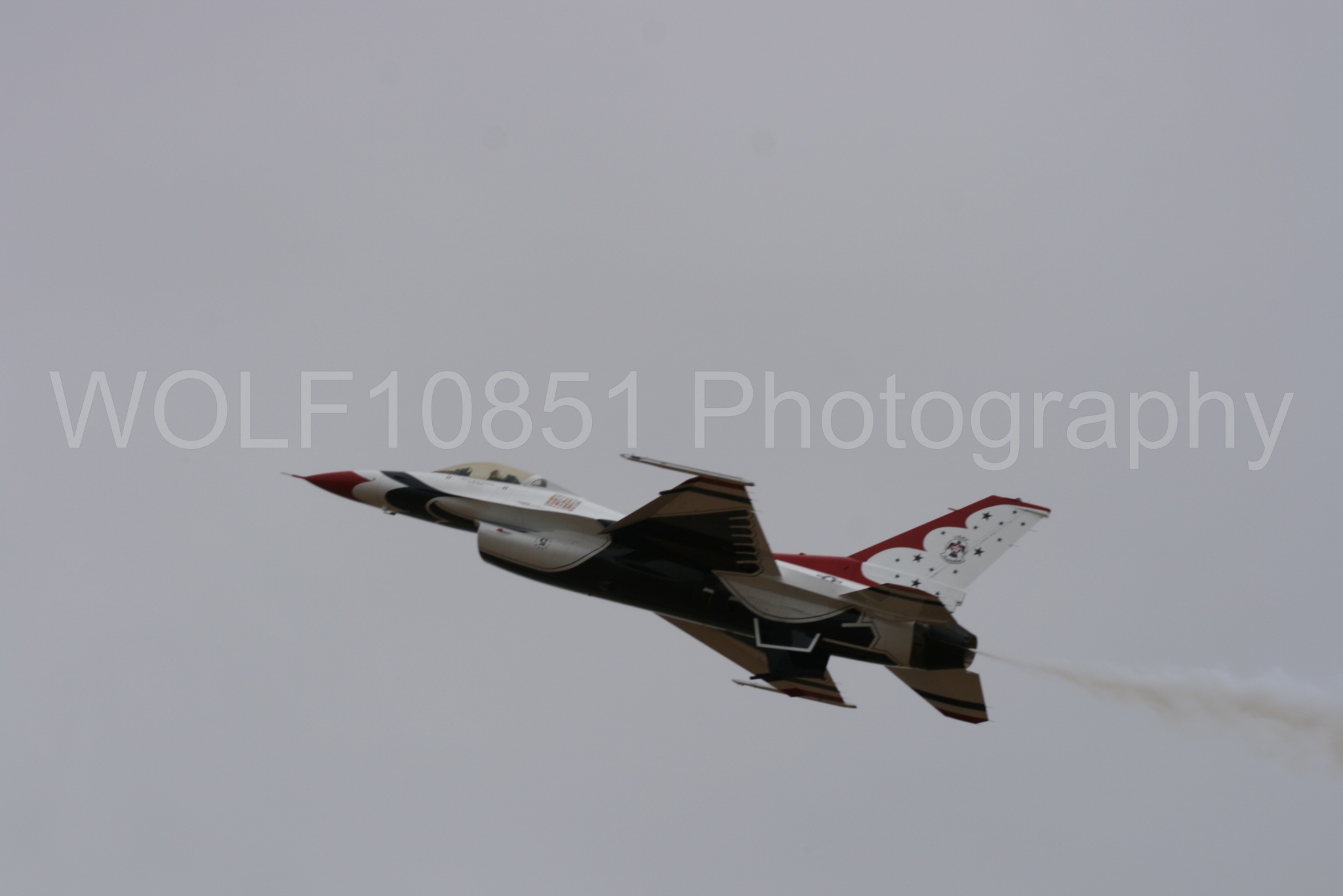 Aviation photography by WOLF10851 featuring F-16 Fighting Falcon, Thunderbirds, Red White and Blue, California Capital Airshow 2009.