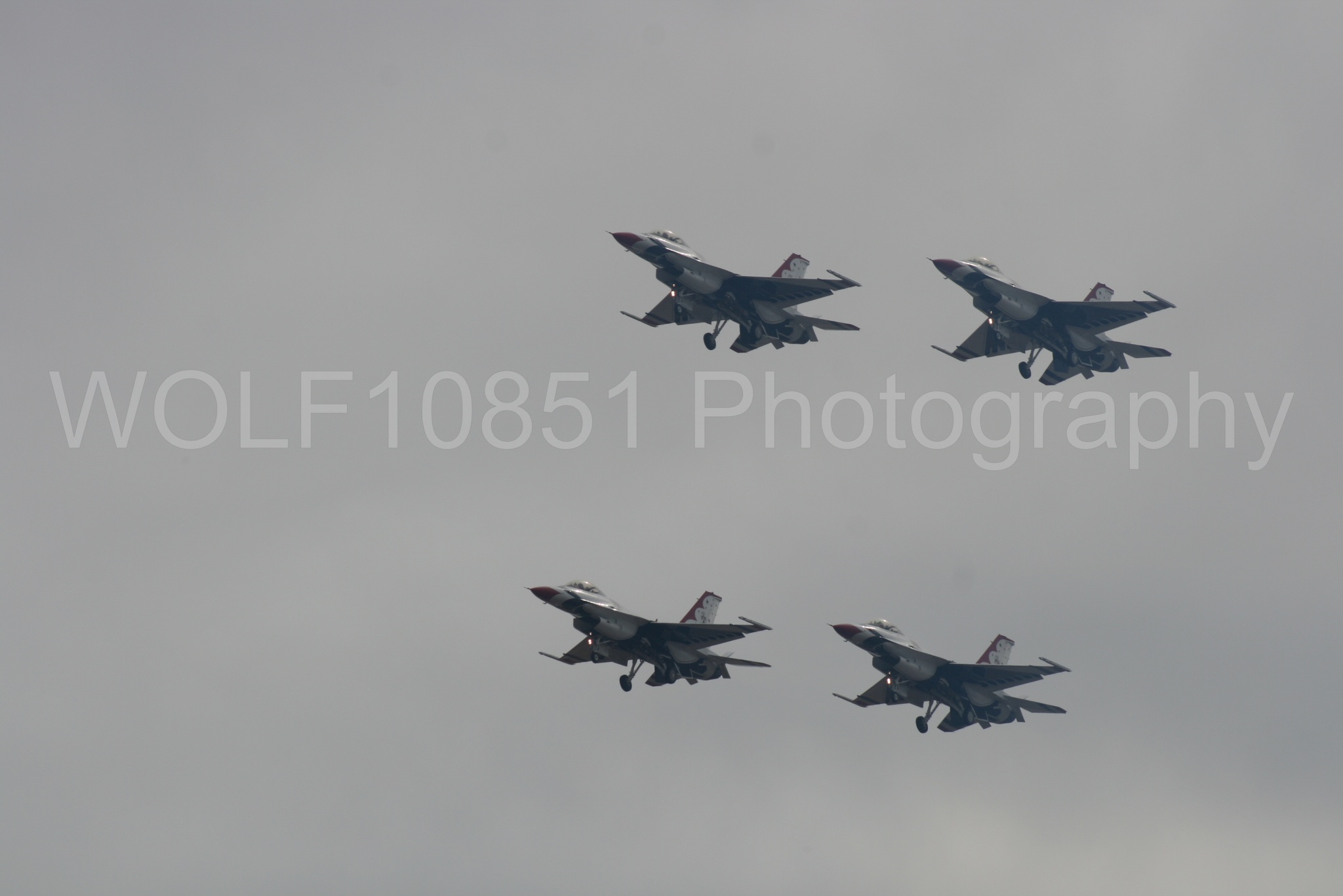 Aviation photography by WOLF10851 featuring F-16 Fighting Falcon, Thunderbirds, Red White and Blue, California Capital Airshow 2009.