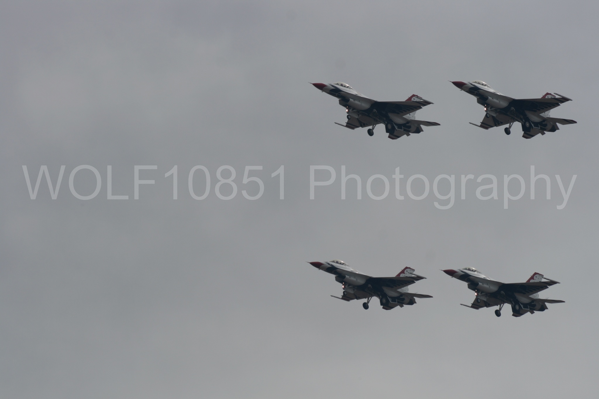 Aviation photography by WOLF10851 featuring F-16 Fighting Falcon, Thunderbirds, Red White and Blue, California Capital Airshow 2009.