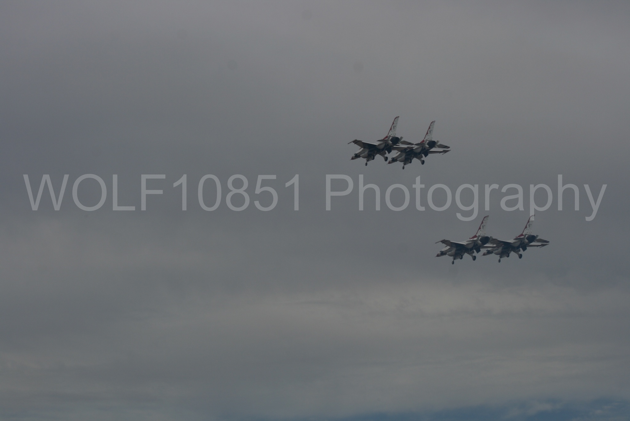 Aviation photography by WOLF10851 featuring F-16 Fighting Falcon, Thunderbirds, Red White and Blue, California Capital Airshow 2009.