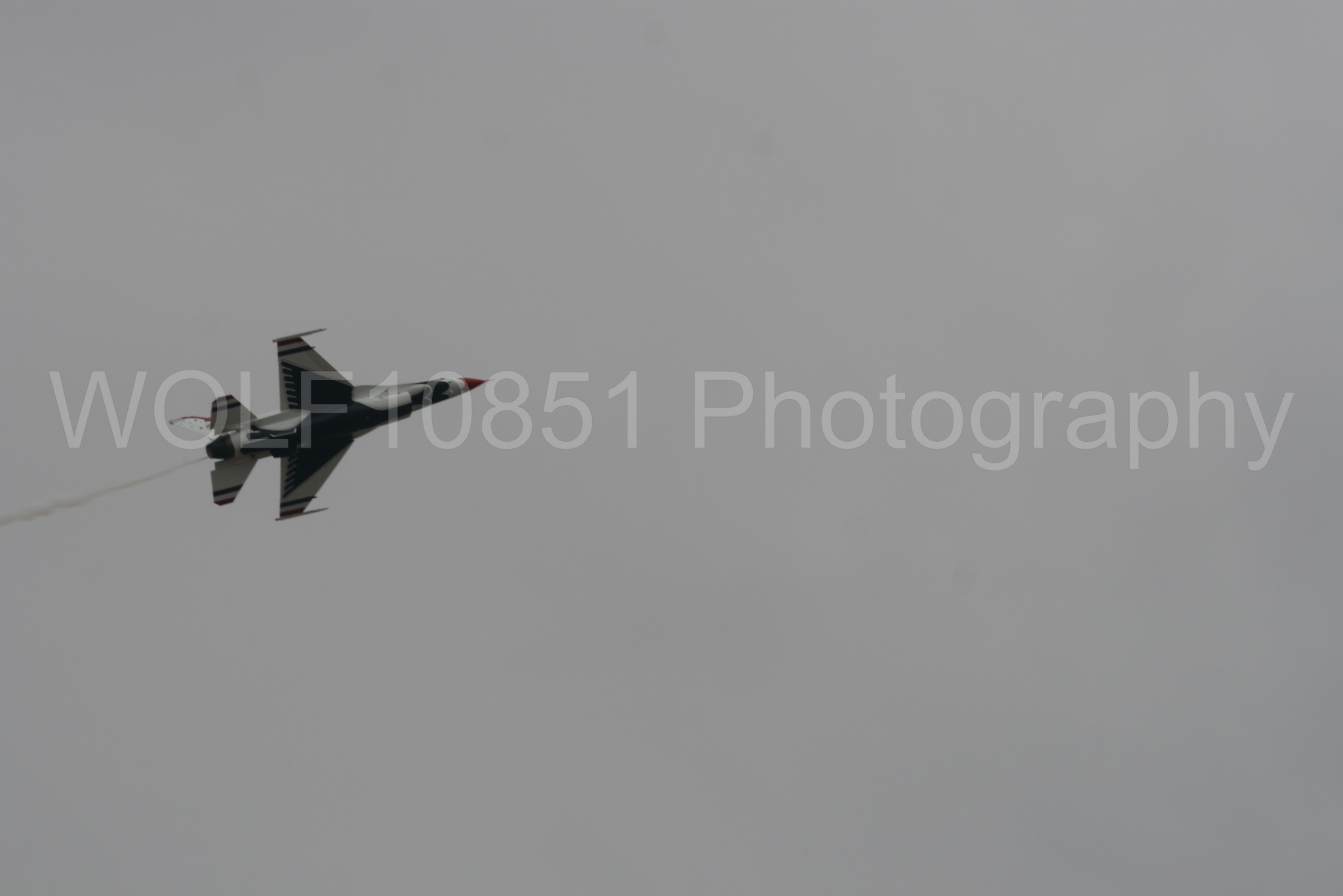 Aviation photography by WOLF10851 featuring F-16 Fighting Falcon, Thunderbirds, Red White and Blue, California Capital Airshow 2009.