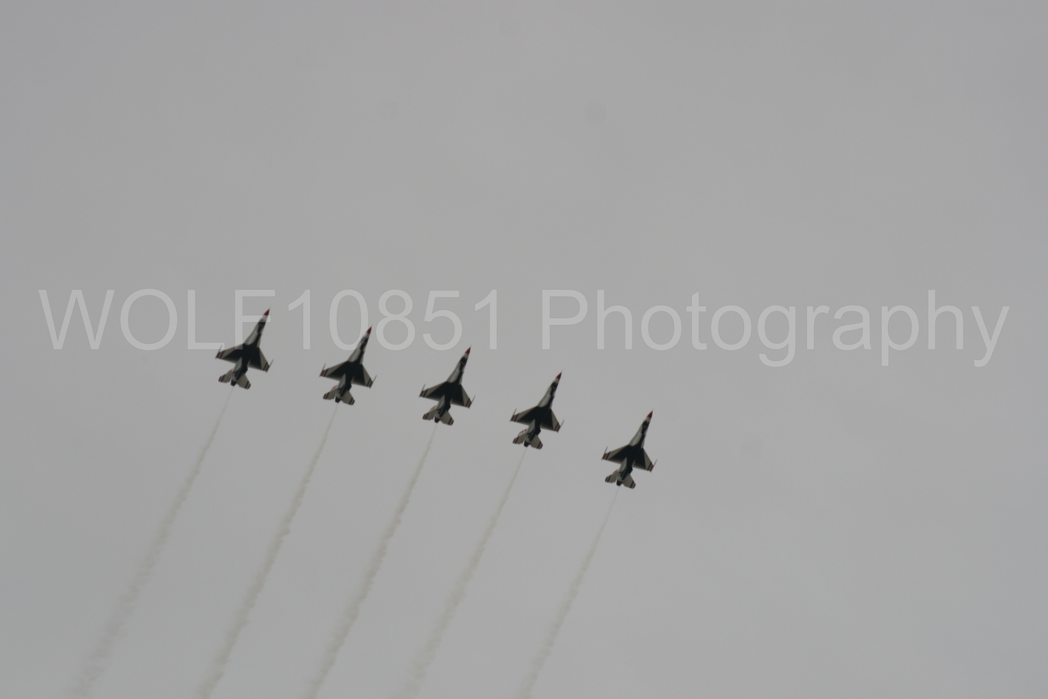 Aviation photography by WOLF10851 featuring F-16 Fighting Falcon, Thunderbirds, Red White and Blue, California Capital Airshow 2009.