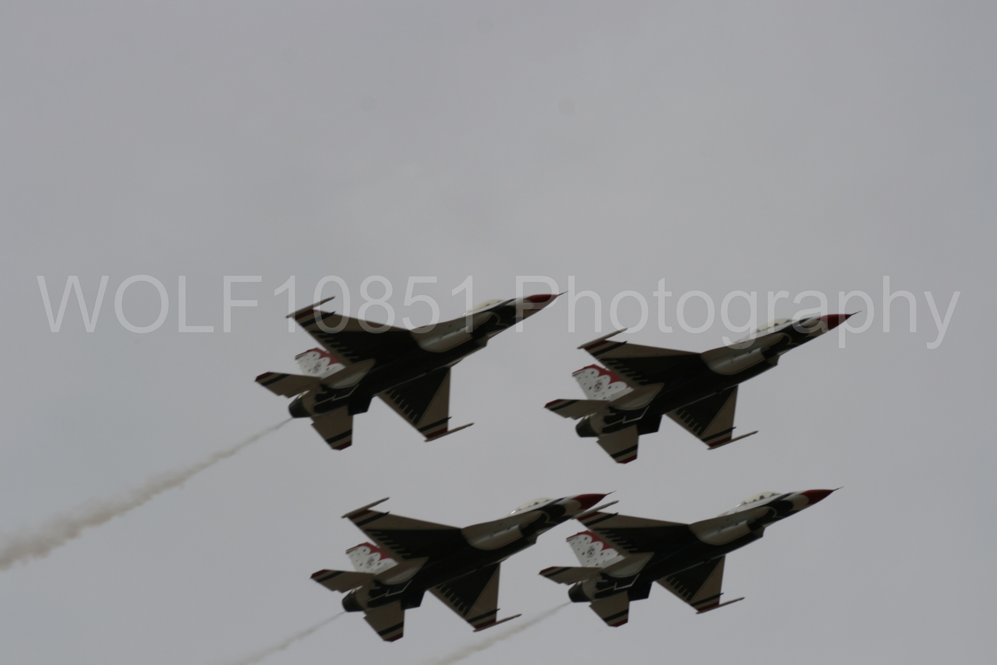 Aviation photography by WOLF10851 featuring F-16 Fighting Falcon, Thunderbirds, Red White and Blue, California Capital Airshow 2009.