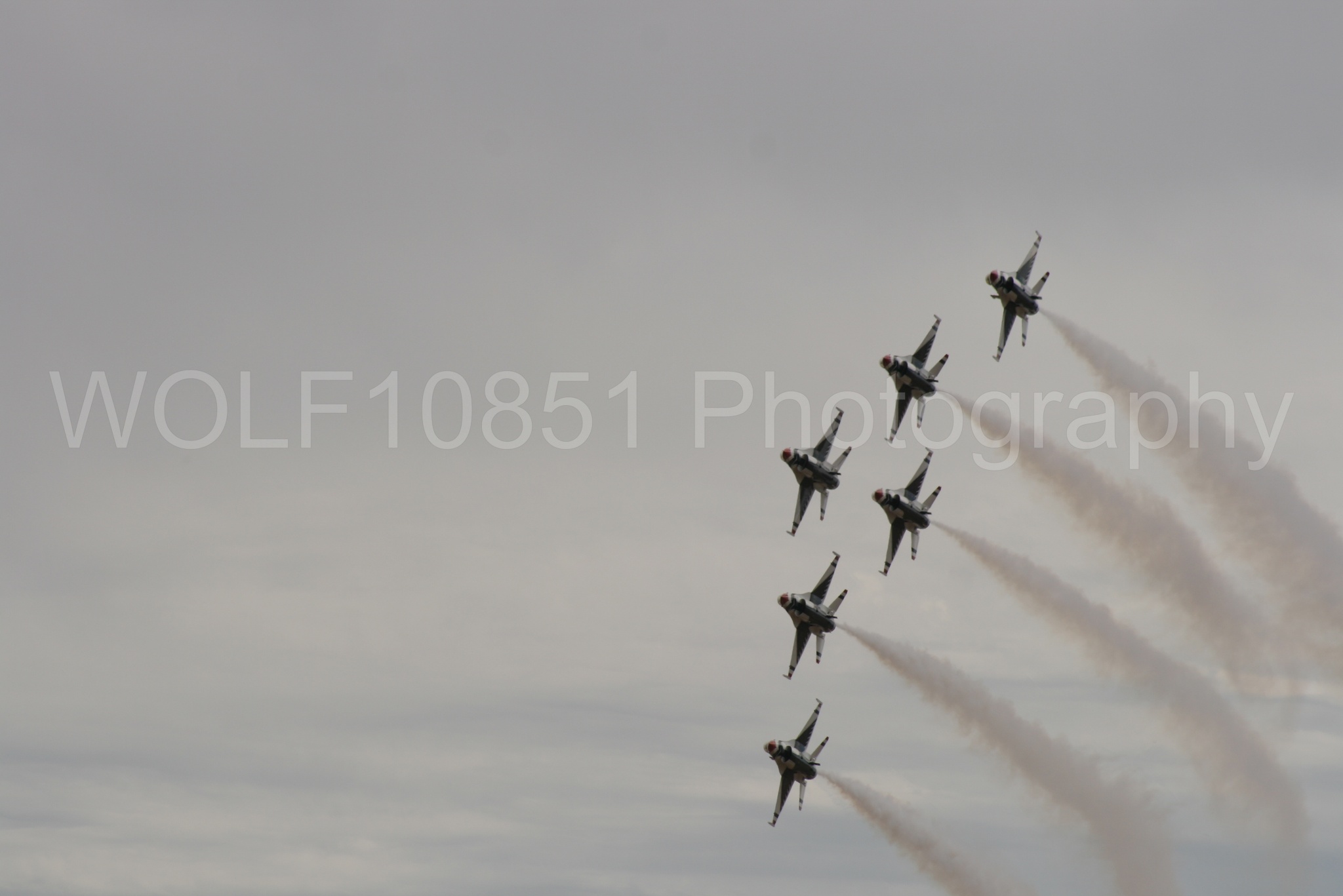 Aviation photography by WOLF10851 featuring F-16 Fighting Falcon, Thunderbirds, Red White and Blue, California Capital Airshow 2009.