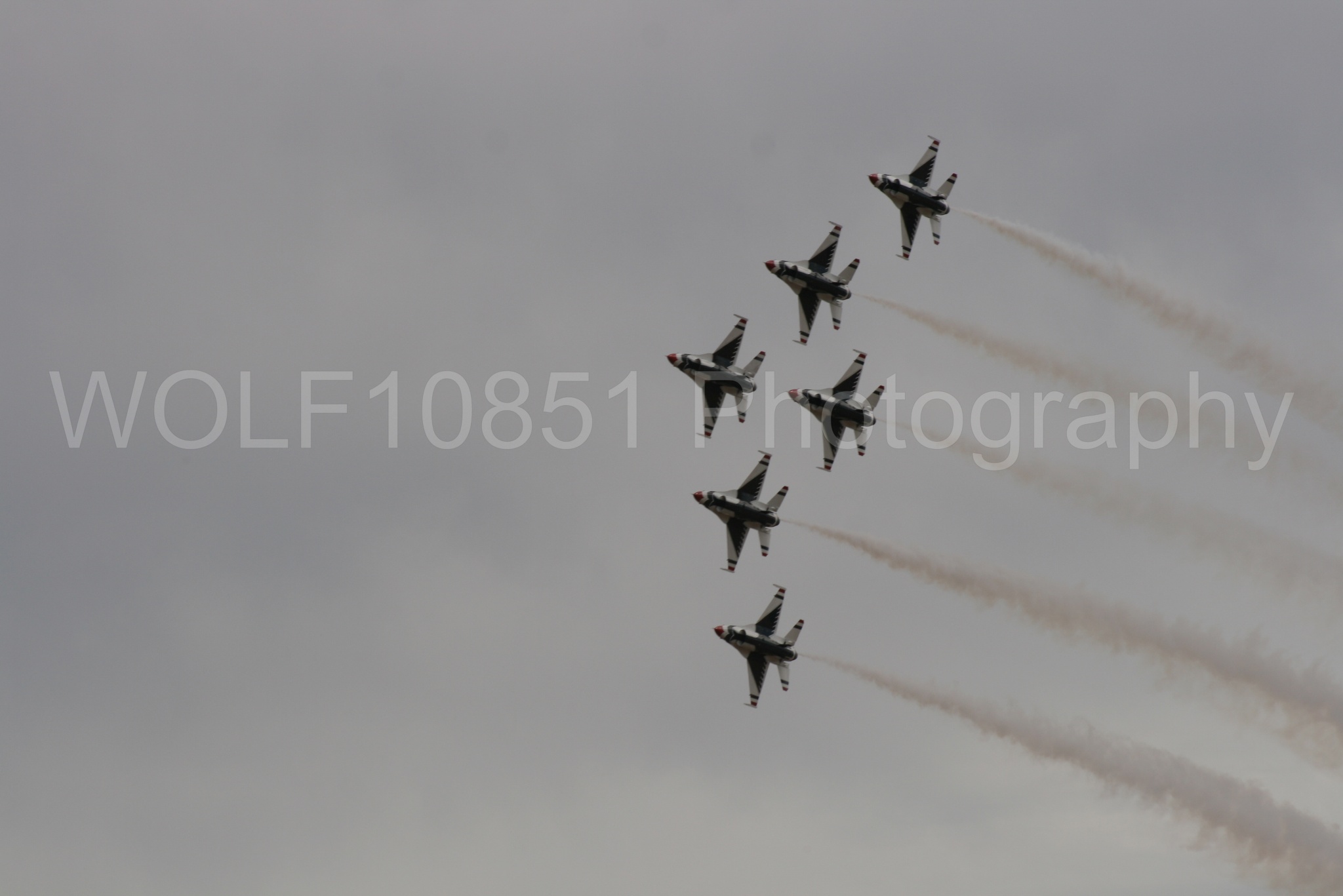 Aviation photography by WOLF10851 featuring F-16 Fighting Falcon, Thunderbirds, Red White and Blue, California Capital Airshow 2009.