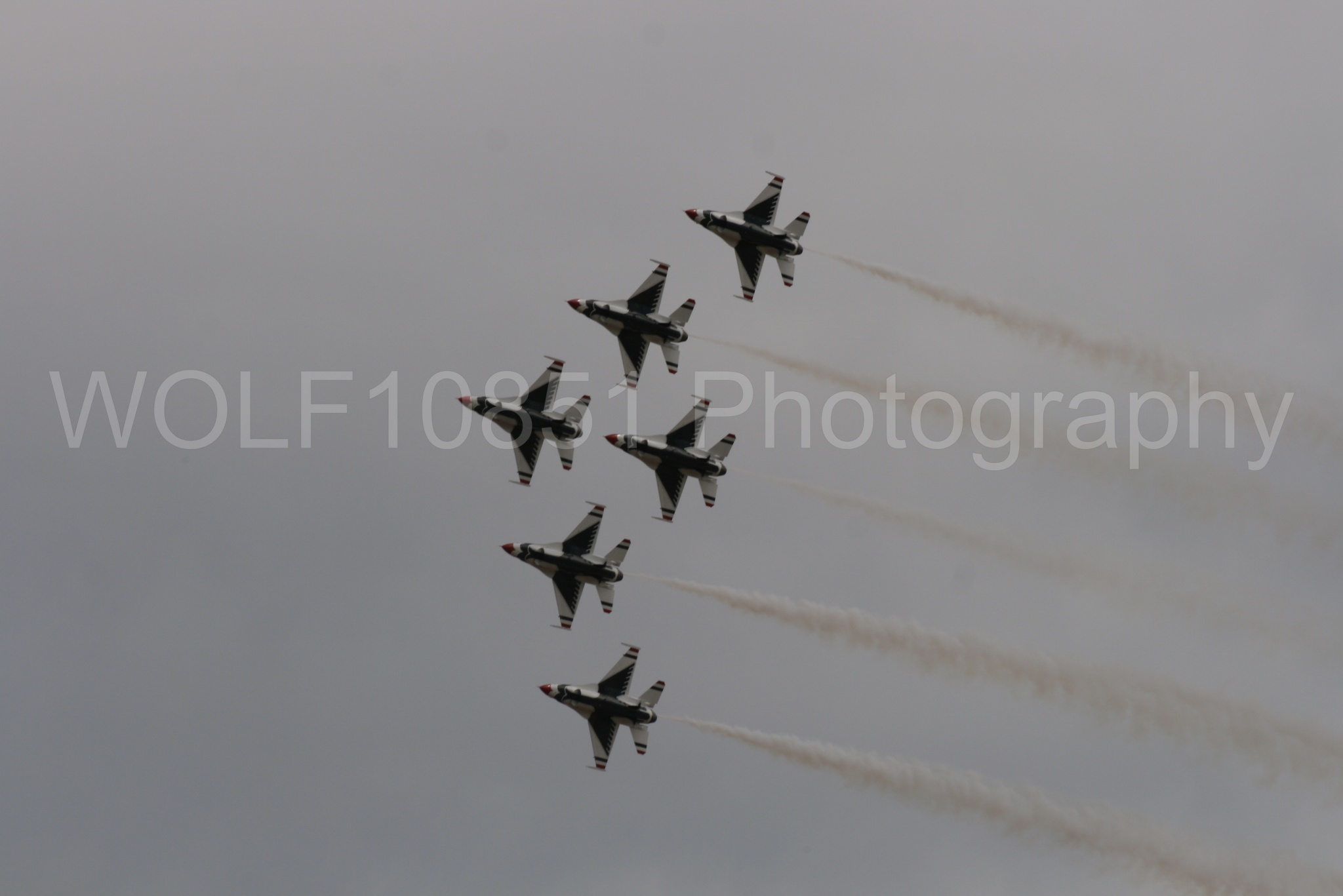 Aviation photography by WOLF10851 featuring F-16 Fighting Falcon, Thunderbirds, Red White and Blue, California Capital Airshow 2009.