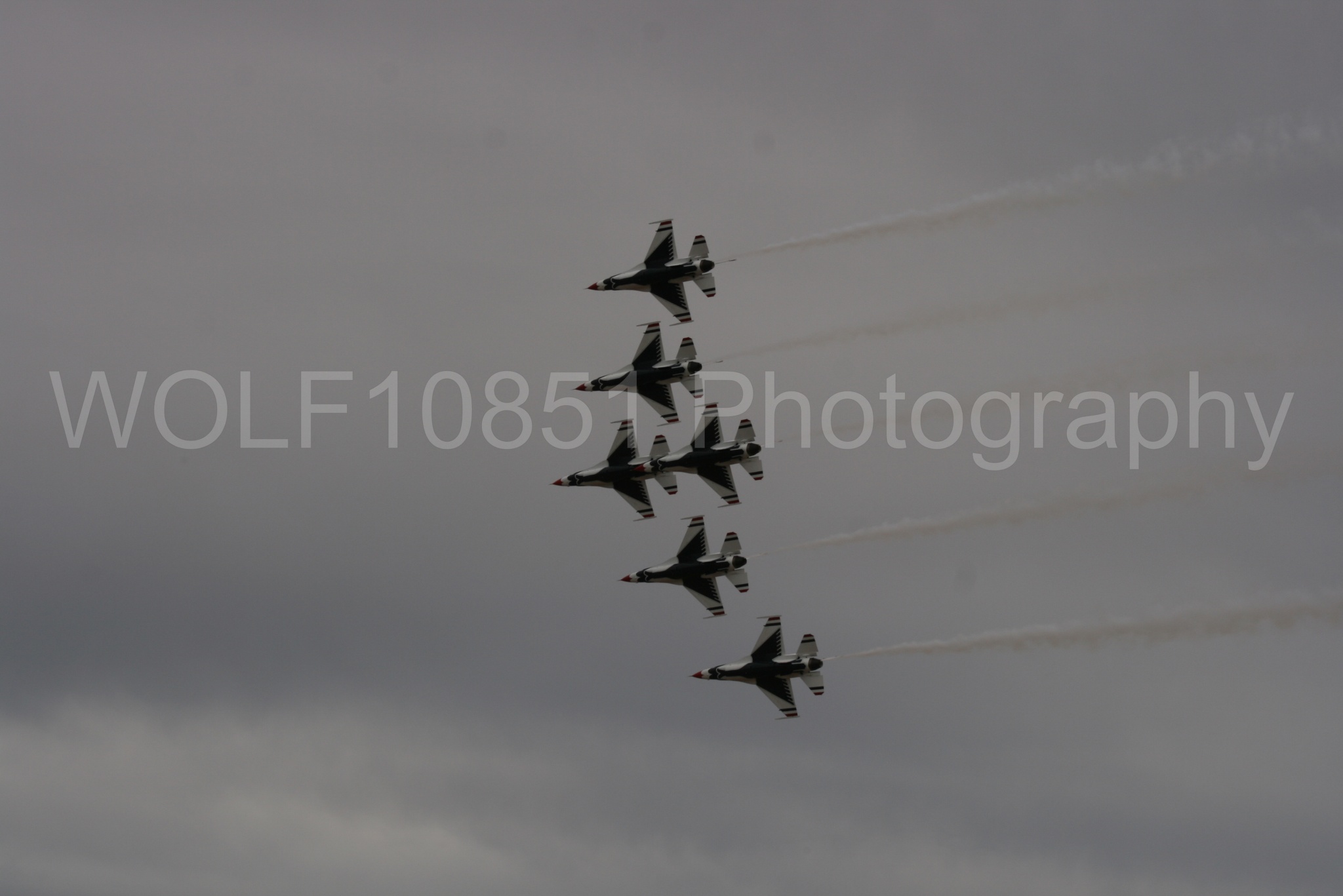 Aviation photography by WOLF10851 featuring F-16 Fighting Falcon, Thunderbirds, Red White and Blue, California Capital Airshow 2009.