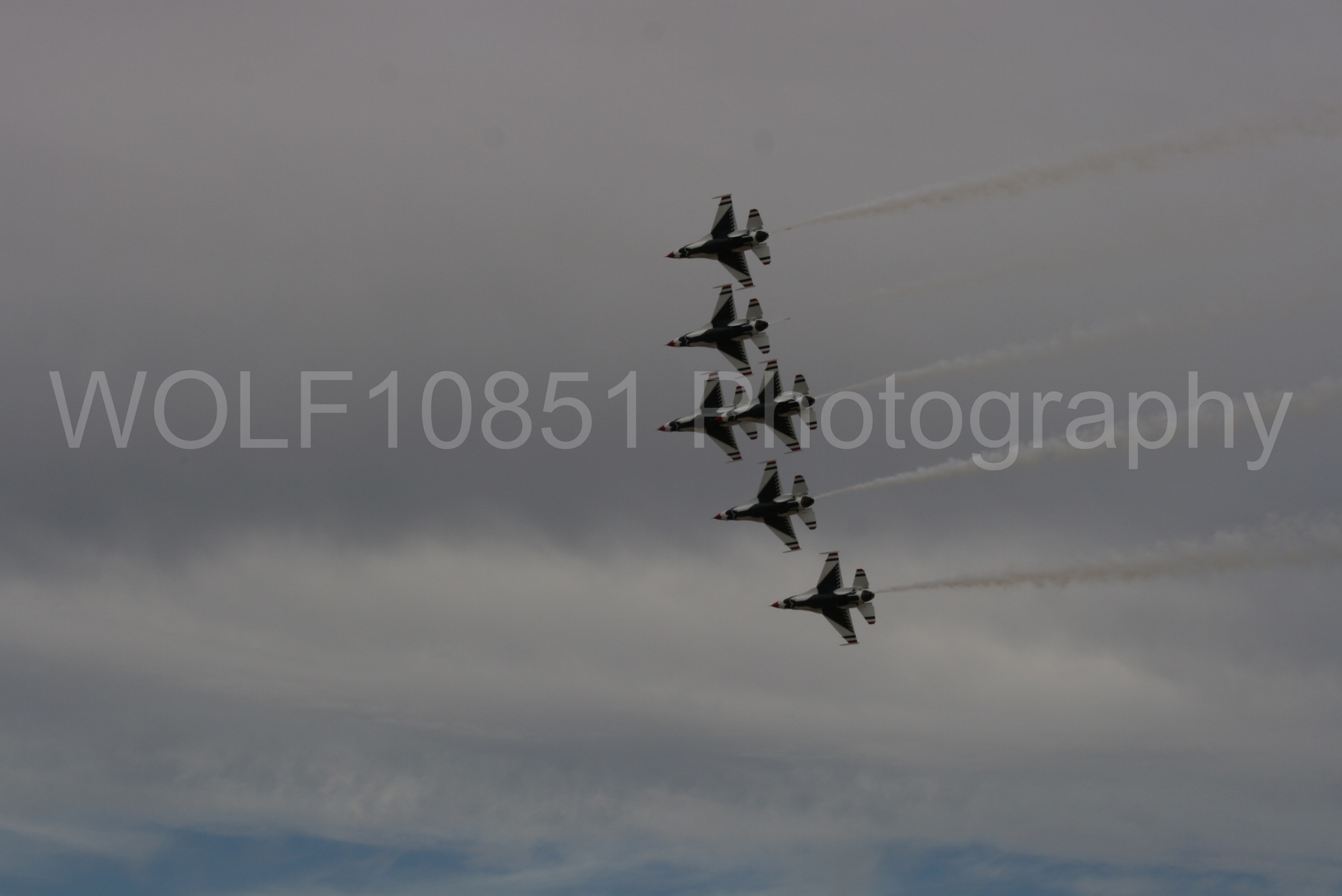 Aviation photography by WOLF10851 featuring F-16 Fighting Falcon, Thunderbirds, Red White and Blue, California Capital Airshow 2009.