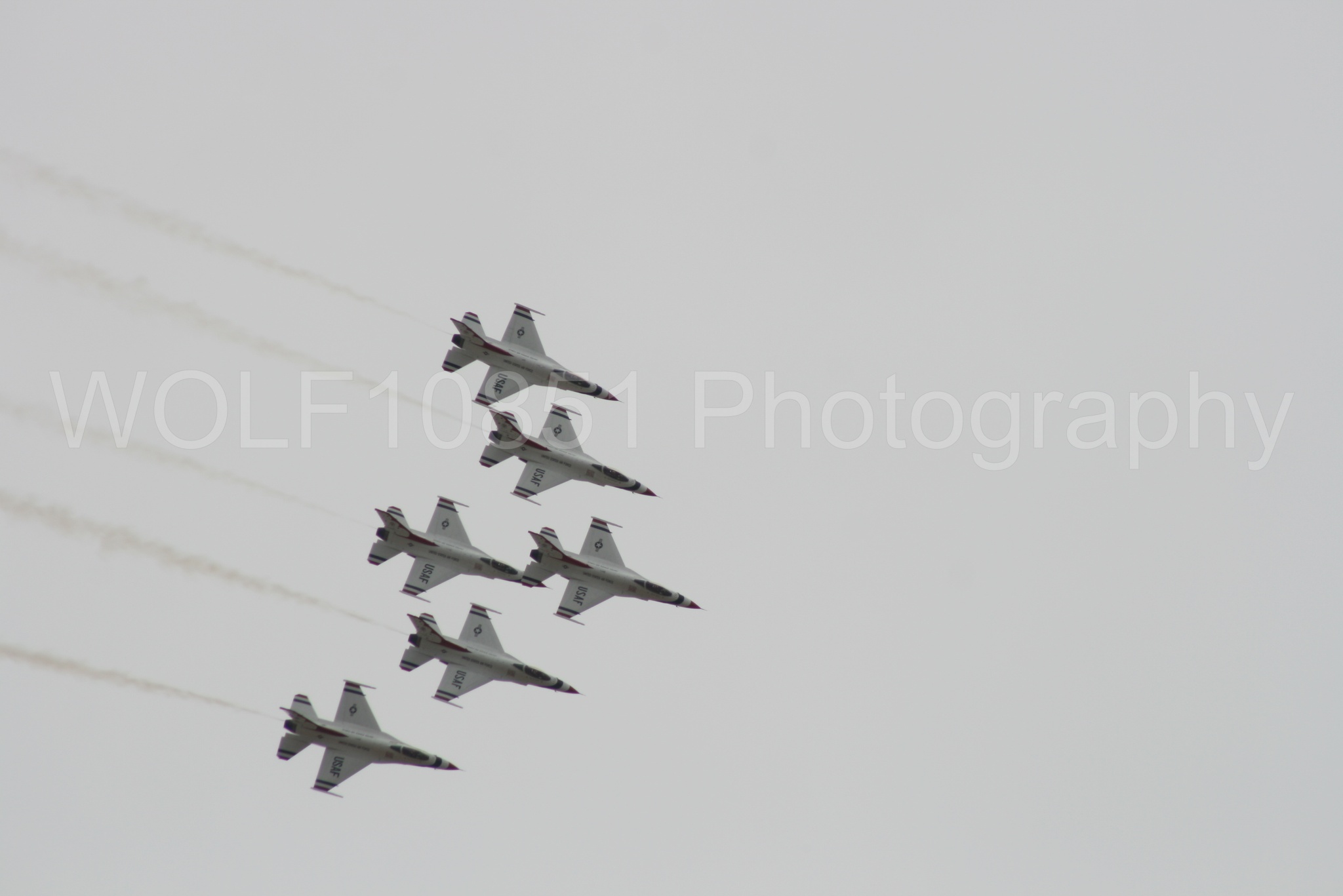 Aviation photography by WOLF10851 featuring F-16 Fighting Falcon, Thunderbirds, Red White and Blue, California Capital Airshow 2009.