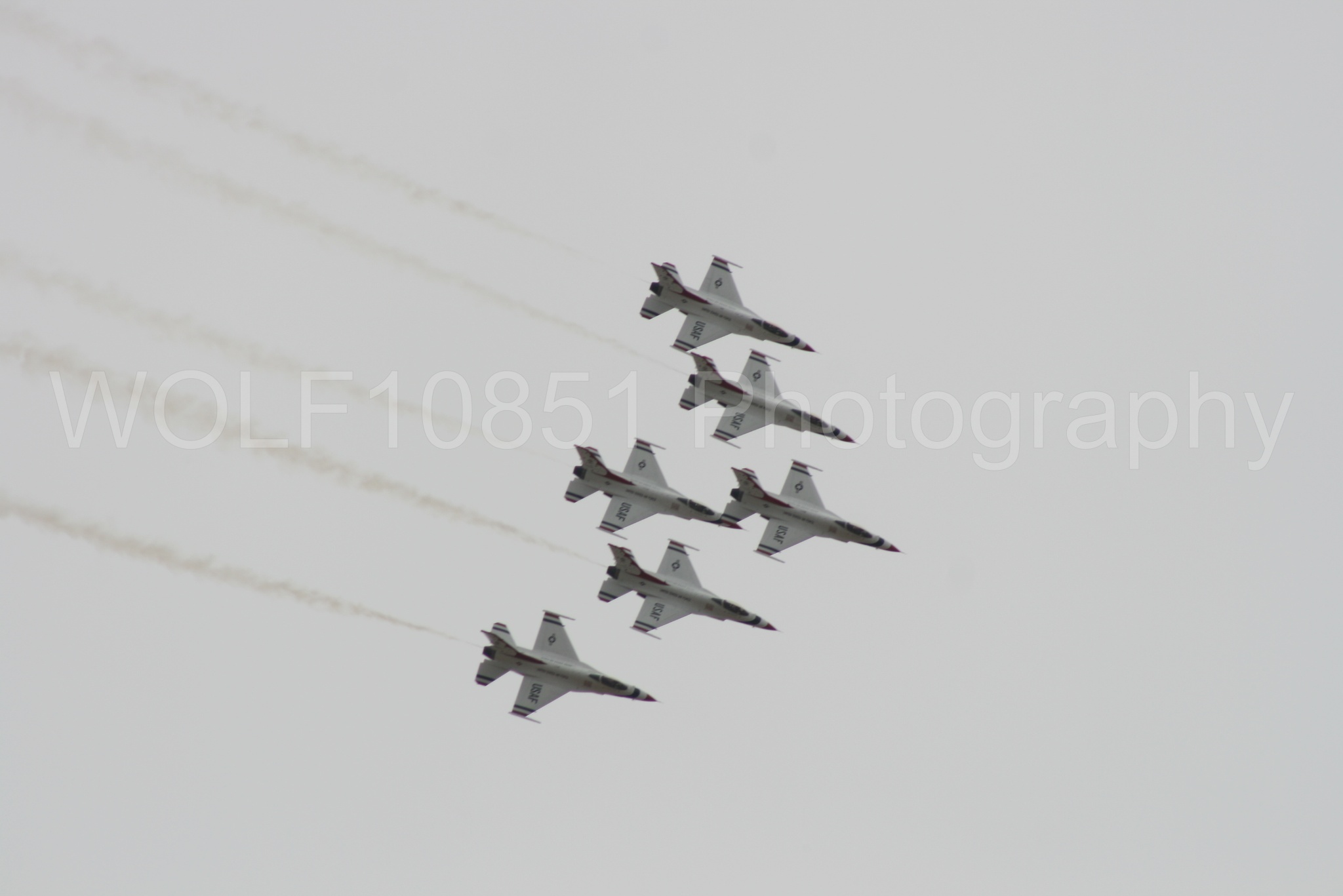 Aviation photography by WOLF10851 featuring F-16 Fighting Falcon, Thunderbirds, Red White and Blue, California Capital Airshow 2009.