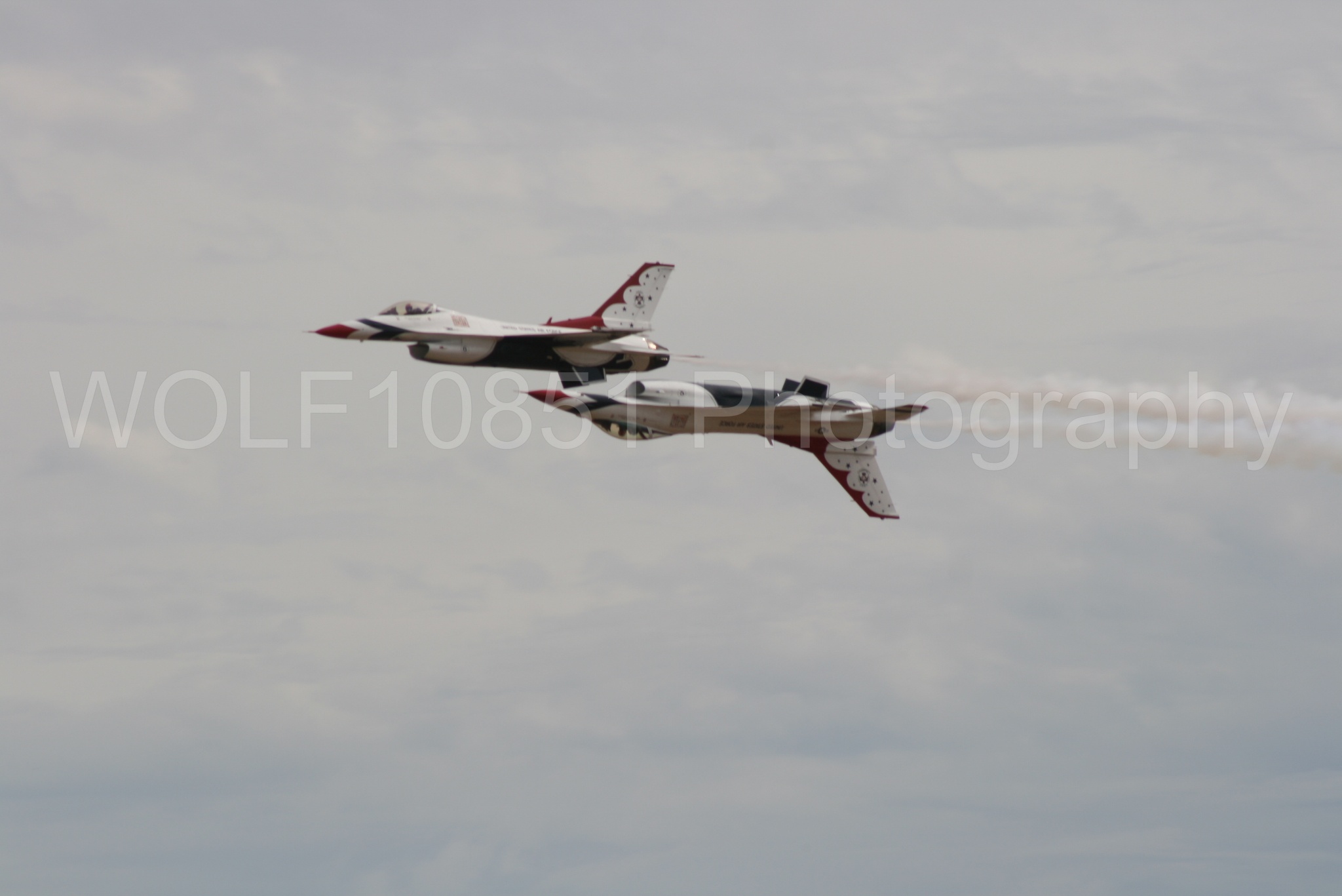 Aviation photography by WOLF10851 featuring F-16 Fighting Falcon, Thunderbirds, Red White and Blue, California Capital Airshow 2009.