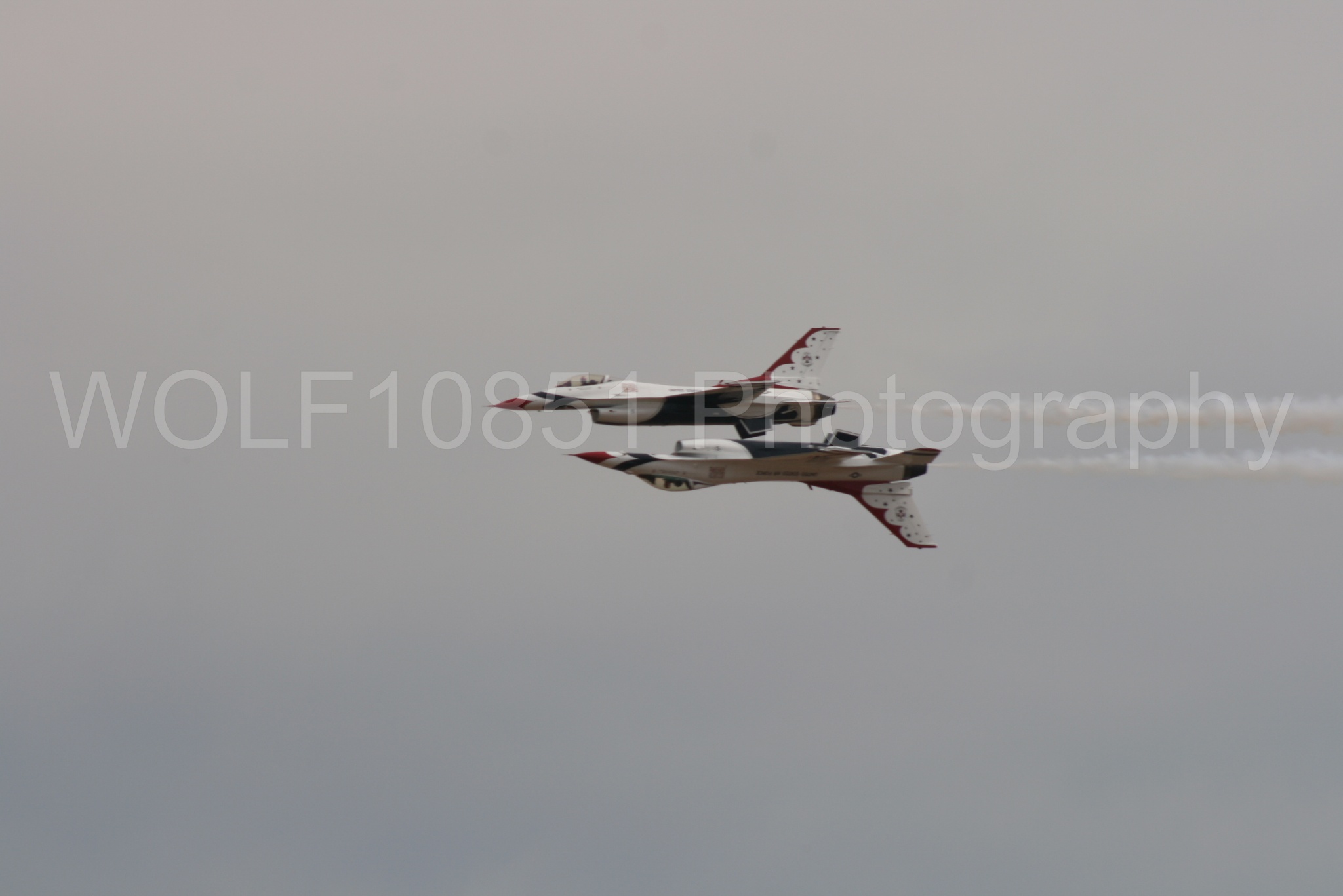 Aviation photography by WOLF10851 featuring F-16 Fighting Falcon, Thunderbirds, Red White and Blue, California Capital Airshow 2009.