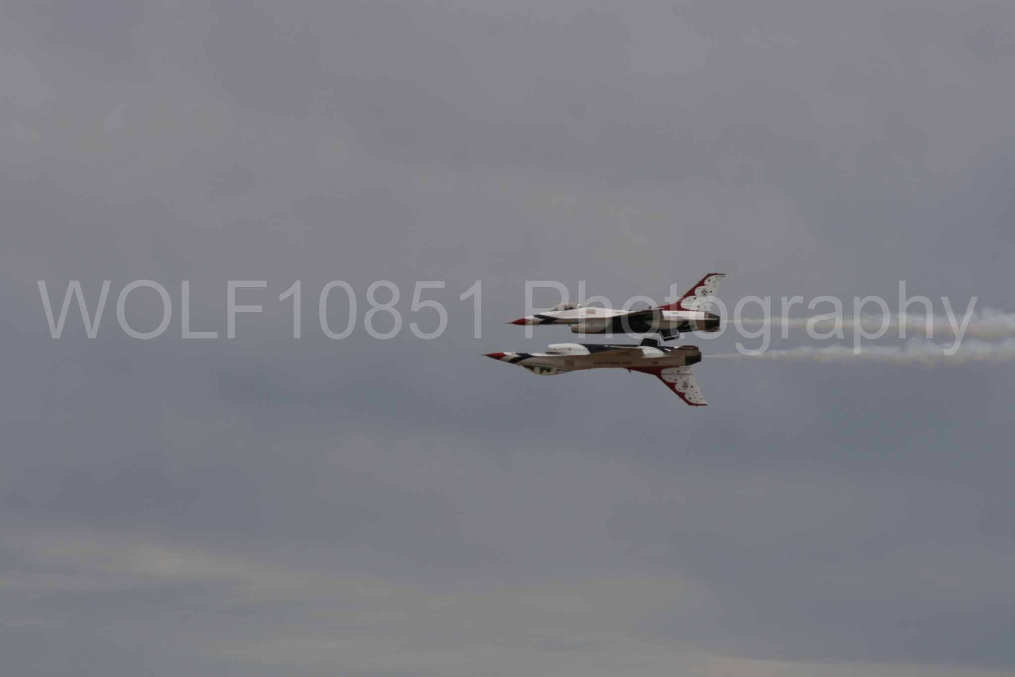 Aviation photography by WOLF10851 featuring F-16 Fighting Falcon, Thunderbirds, Red White and Blue, California Capital Airshow 2009.
