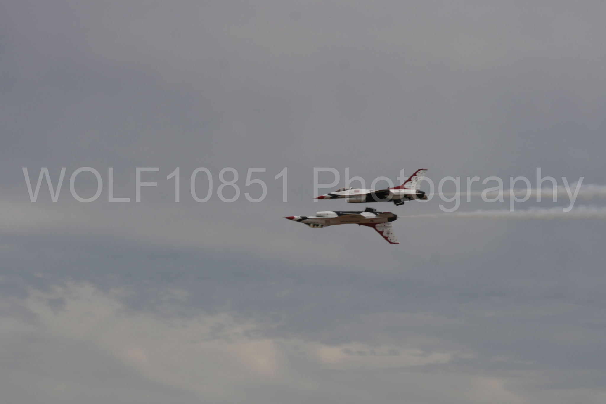 Aviation photography by WOLF10851 featuring F-16 Fighting Falcon, Thunderbirds, Red White and Blue, California Capital Airshow 2009.