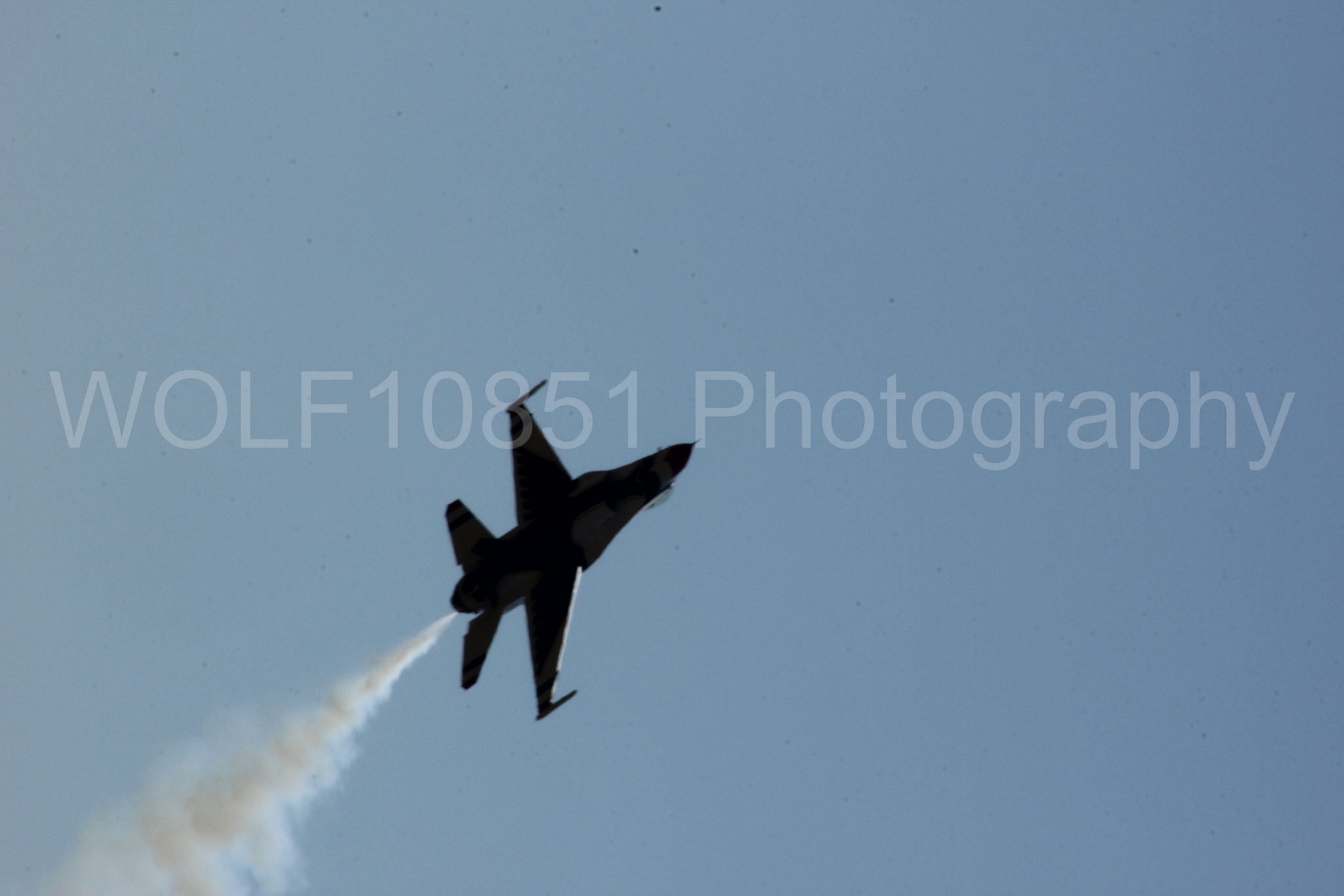 Aviation photography by WOLF10851 featuring F-16 Fighting Falcon, Thunderbirds, Red White and Blue, California Capital Airshow 2012.