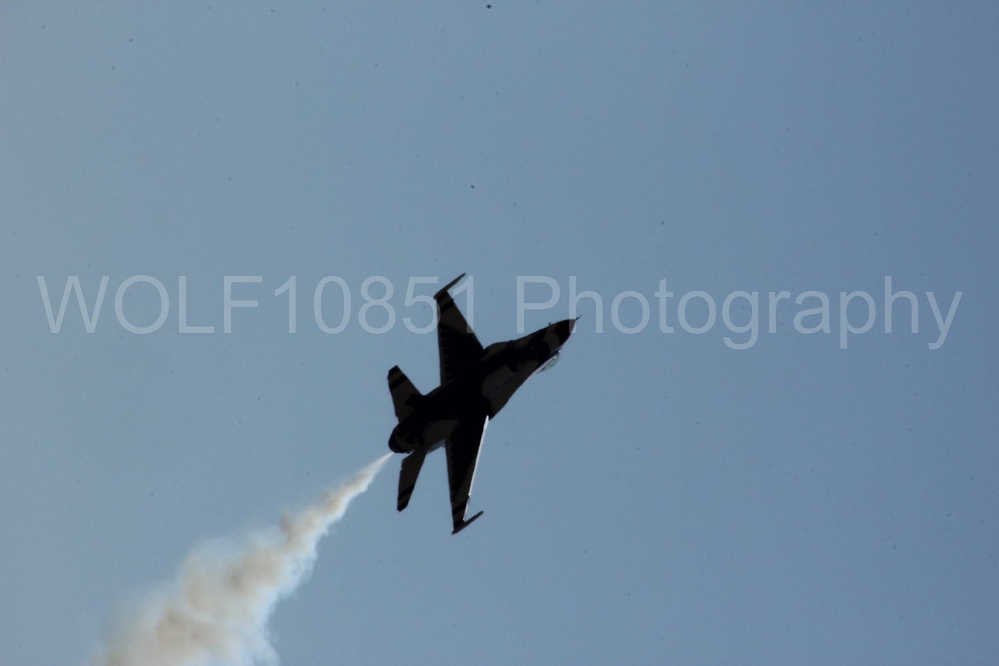 Aviation photography by WOLF10851 featuring F-16 Fighting Falcon, Thunderbirds, Red White and Blue, California Capital Airshow 2012.