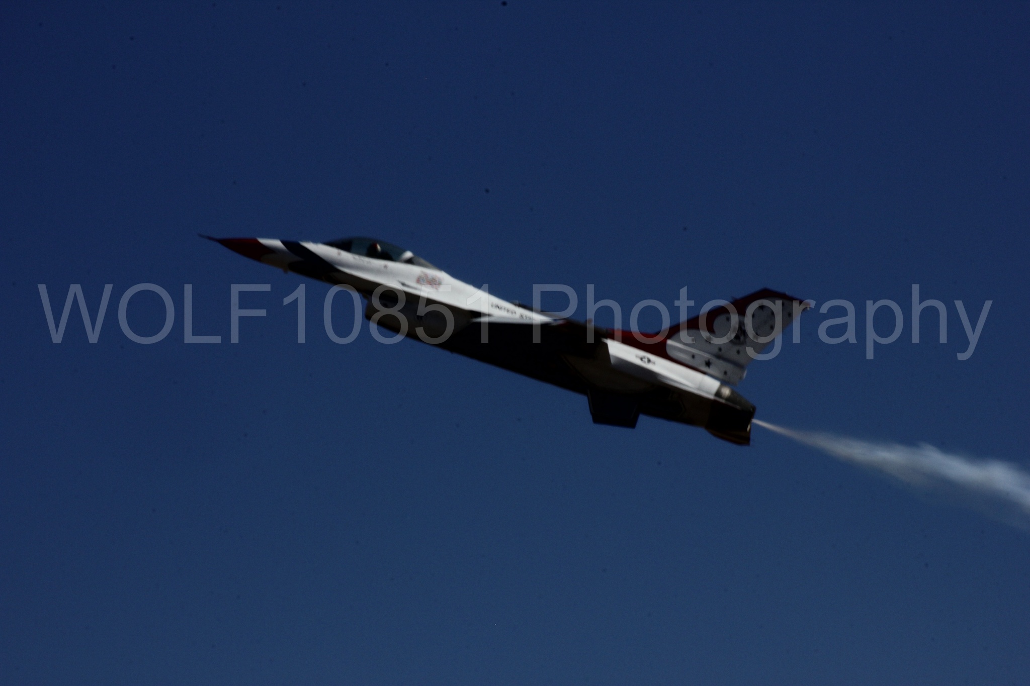 Aviation photography by WOLF10851 featuring F-16 Fighting Falcon, Thunderbirds, Red White and Blue, California Capital Airshow 2012.