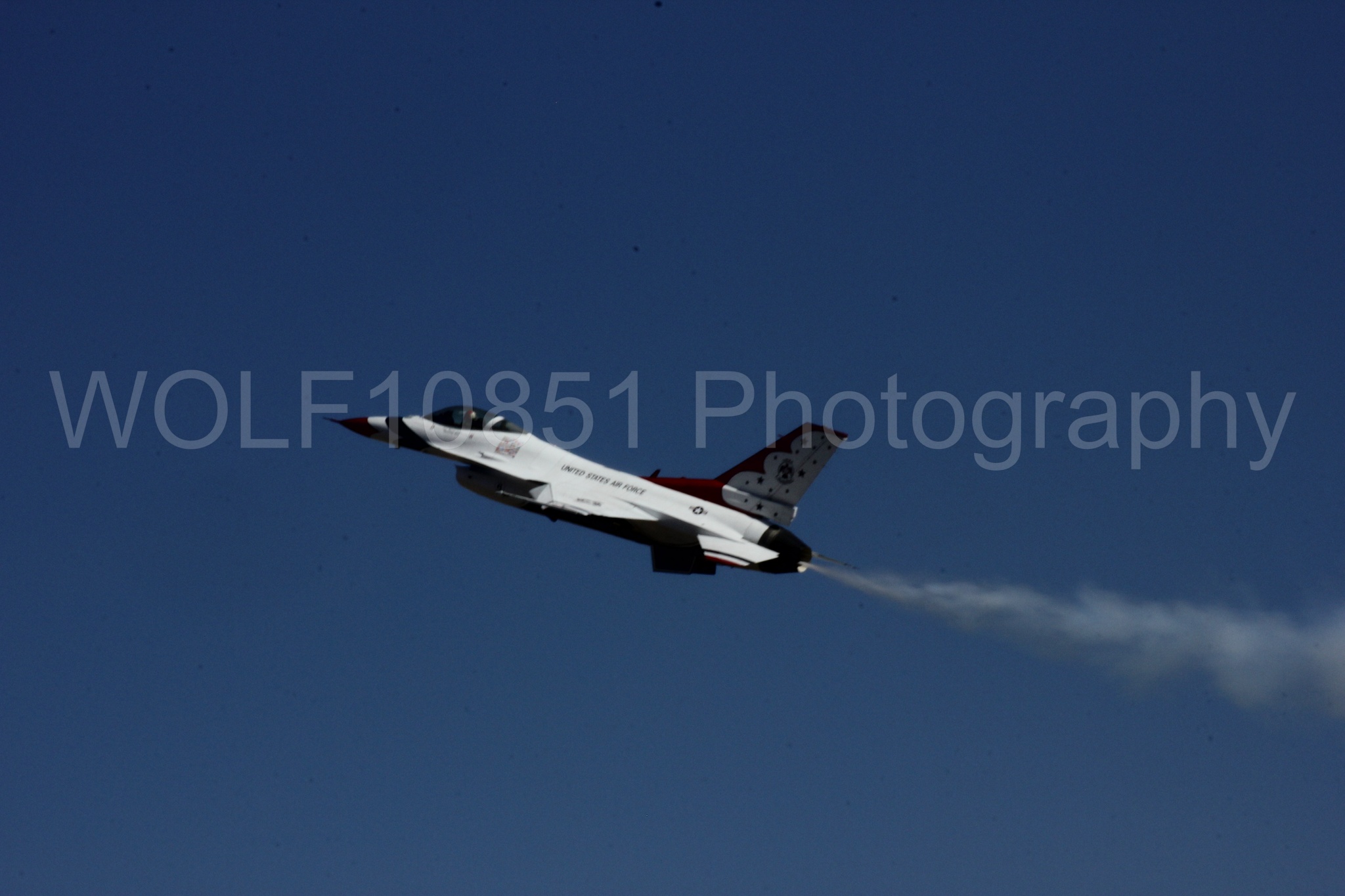 Aviation photography by WOLF10851 featuring F-16 Fighting Falcon, Thunderbirds, Red White and Blue, California Capital Airshow 2012.