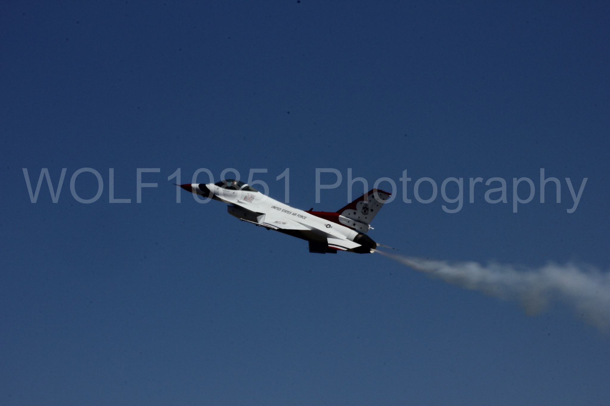 Aviation photography by WOLF10851 featuring F-16 Fighting Falcon, Thunderbirds, Red White and Blue, California Capital Airshow 2012.