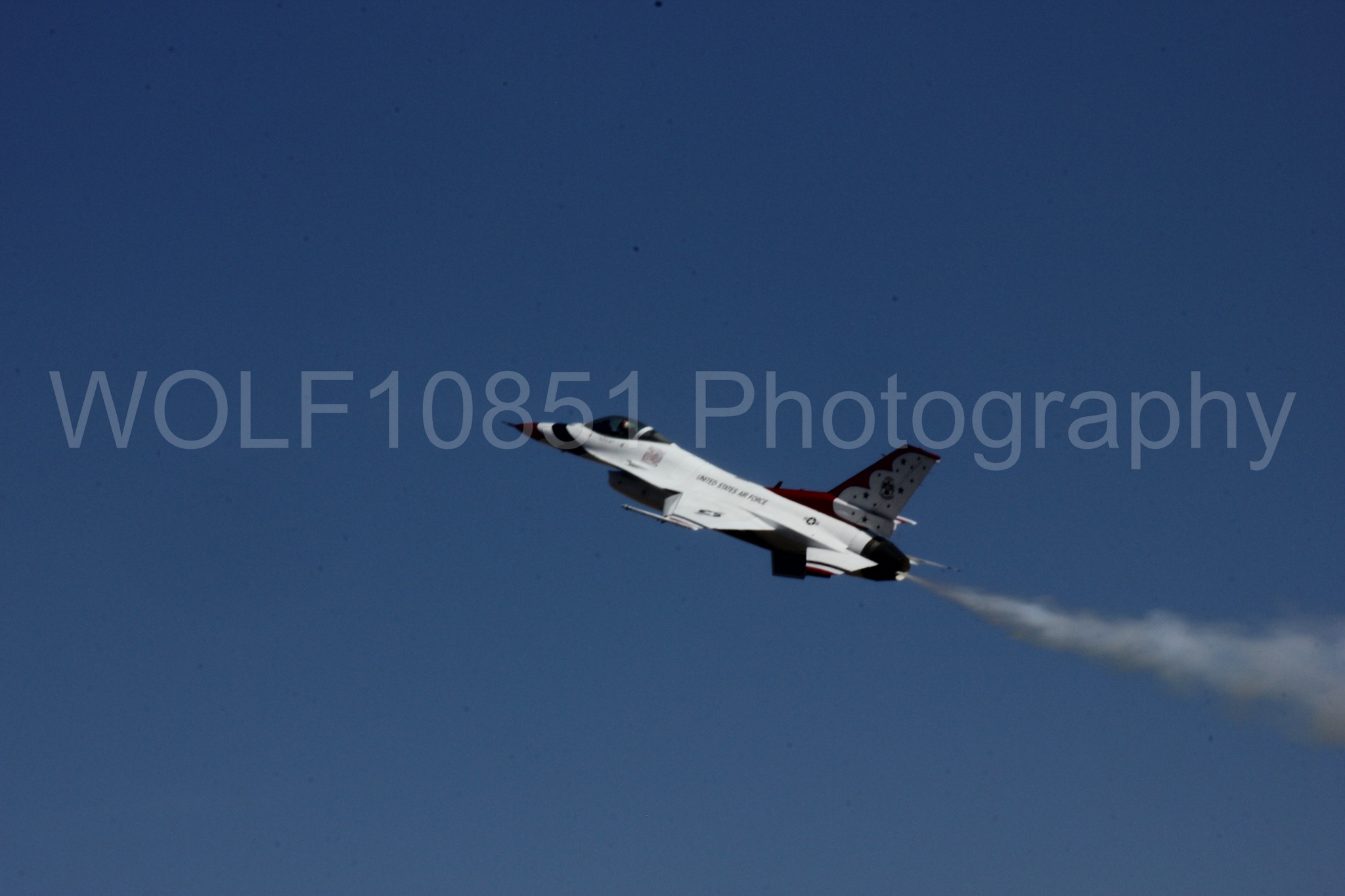 Aviation photography by WOLF10851 featuring F-16 Fighting Falcon, Thunderbirds, Red White and Blue, California Capital Airshow 2012.