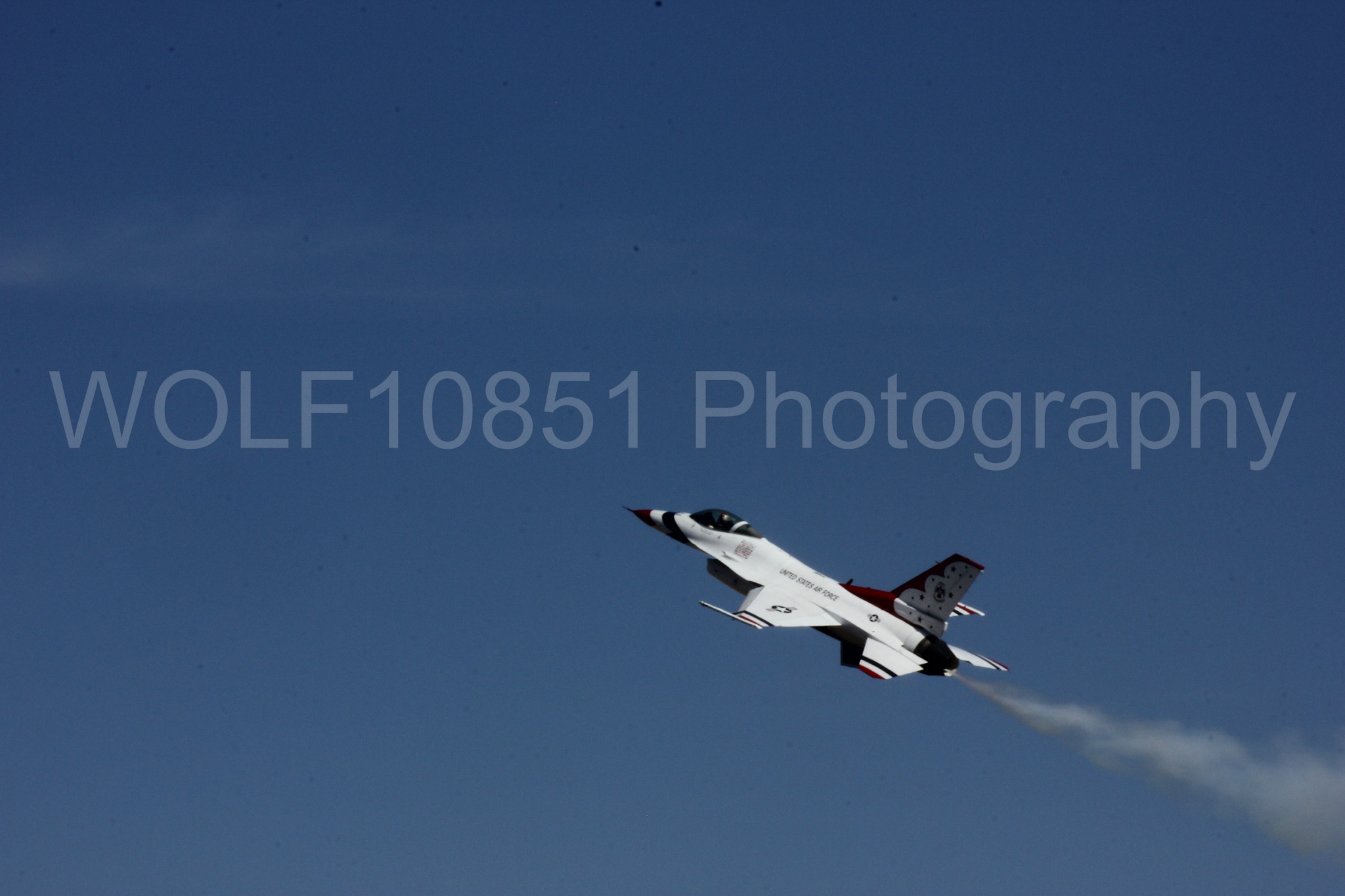 Aviation photography by WOLF10851 featuring F-16 Fighting Falcon, Thunderbirds, Red White and Blue, California Capital Airshow 2012.