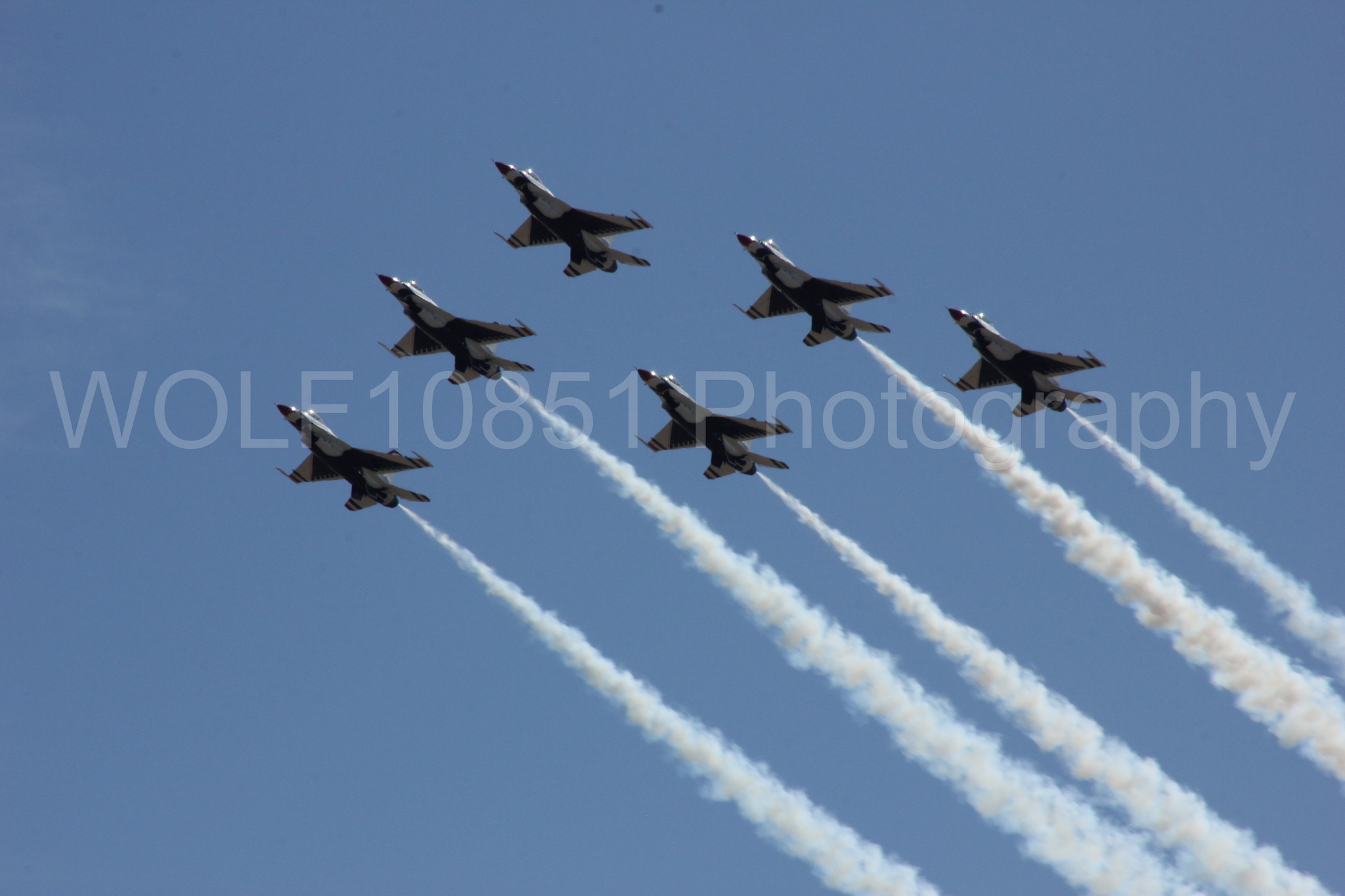 Aviation photography by WOLF10851 featuring F-16 Fighting Falcon, Thunderbirds, Red White and Blue, California Capital Airshow 2012.