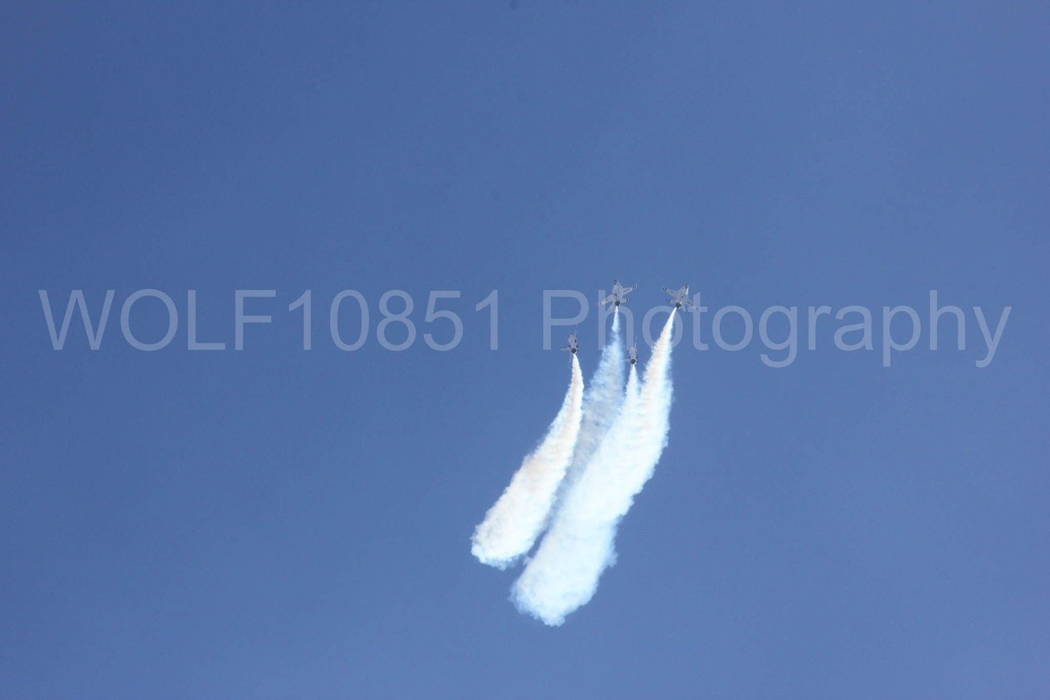 Aviation photography by WOLF10851 featuring F-16 Fighting Falcon, Thunderbirds, Red White and Blue, California Capital Airshow 2012.