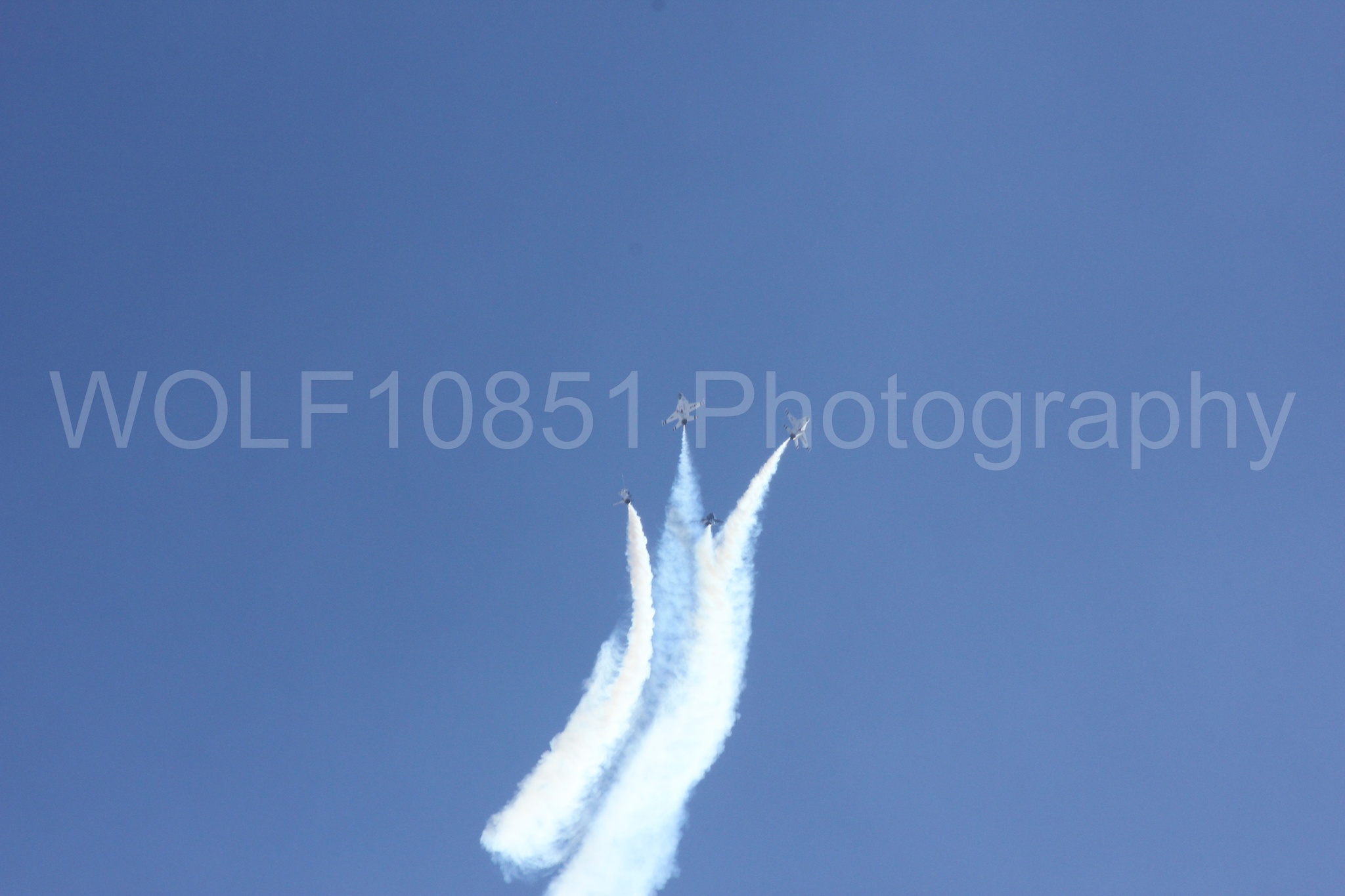 Aviation photography by WOLF10851 featuring F-16 Fighting Falcon, Thunderbirds, Red White and Blue, California Capital Airshow 2012.