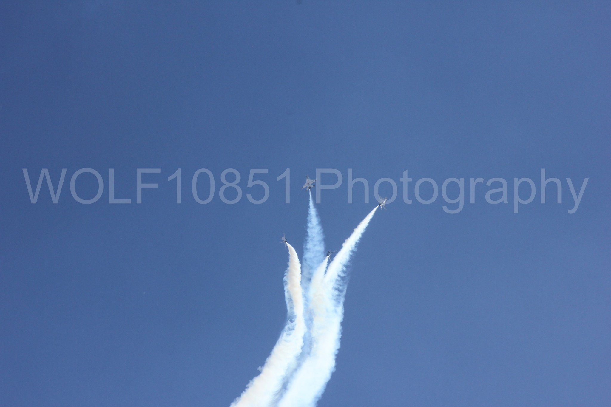 Aviation photography by WOLF10851 featuring F-16 Fighting Falcon, Thunderbirds, Red White and Blue, California Capital Airshow 2012.